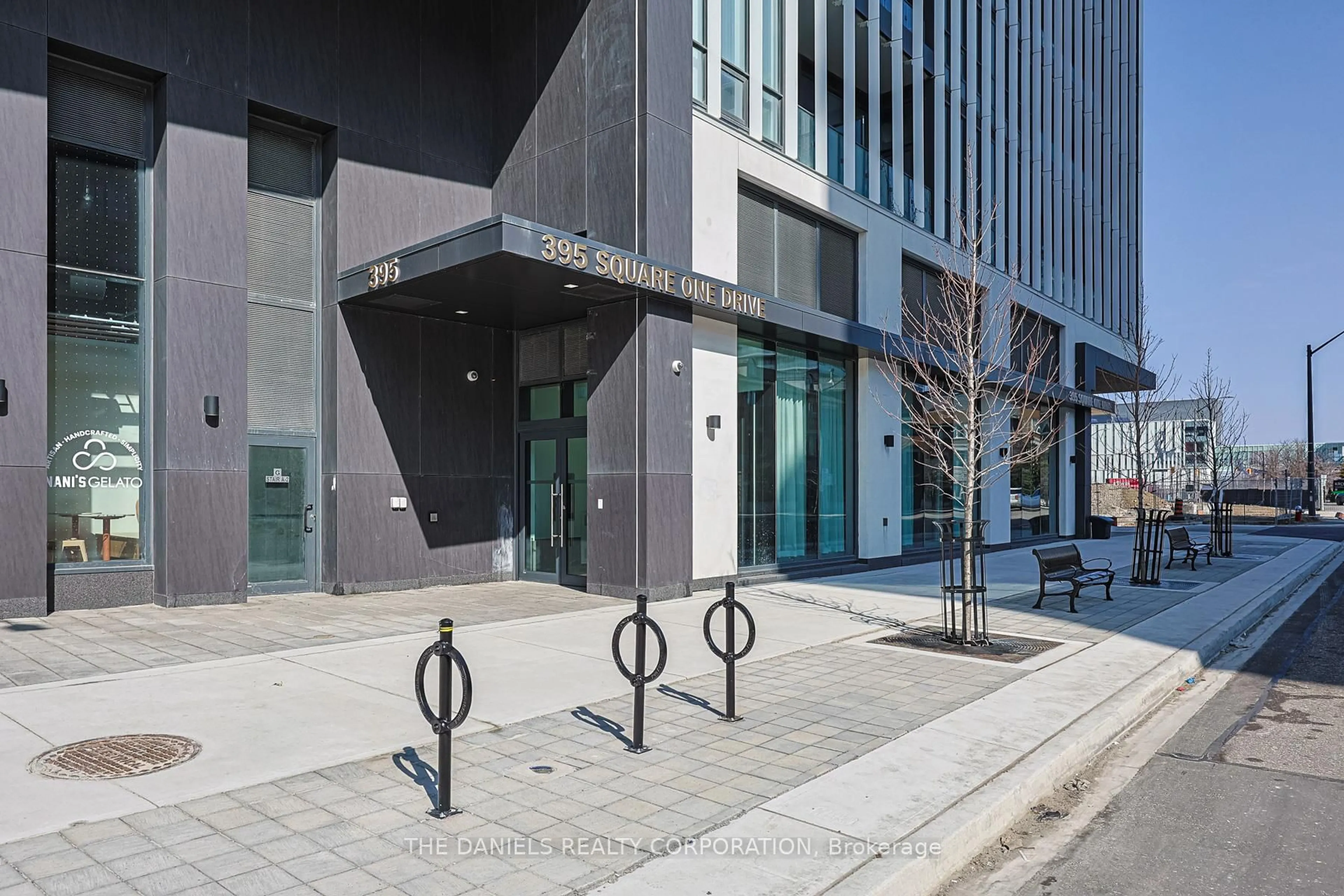 Indoor foyer for 395 Square One Dr #4403, Mississauga Ontario L5B 0P6