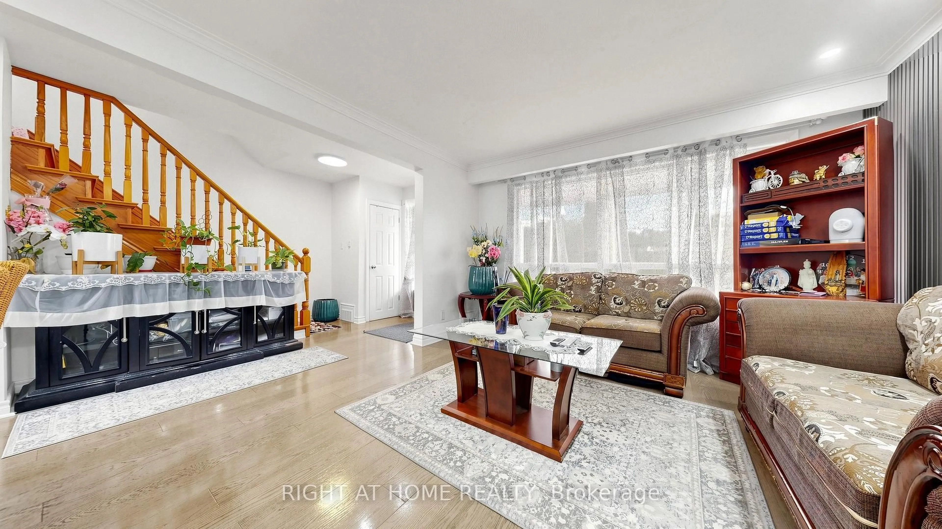 Living room with furniture, unknown for 22 Brigham Crt, Toronto Ontario M9W 1T8