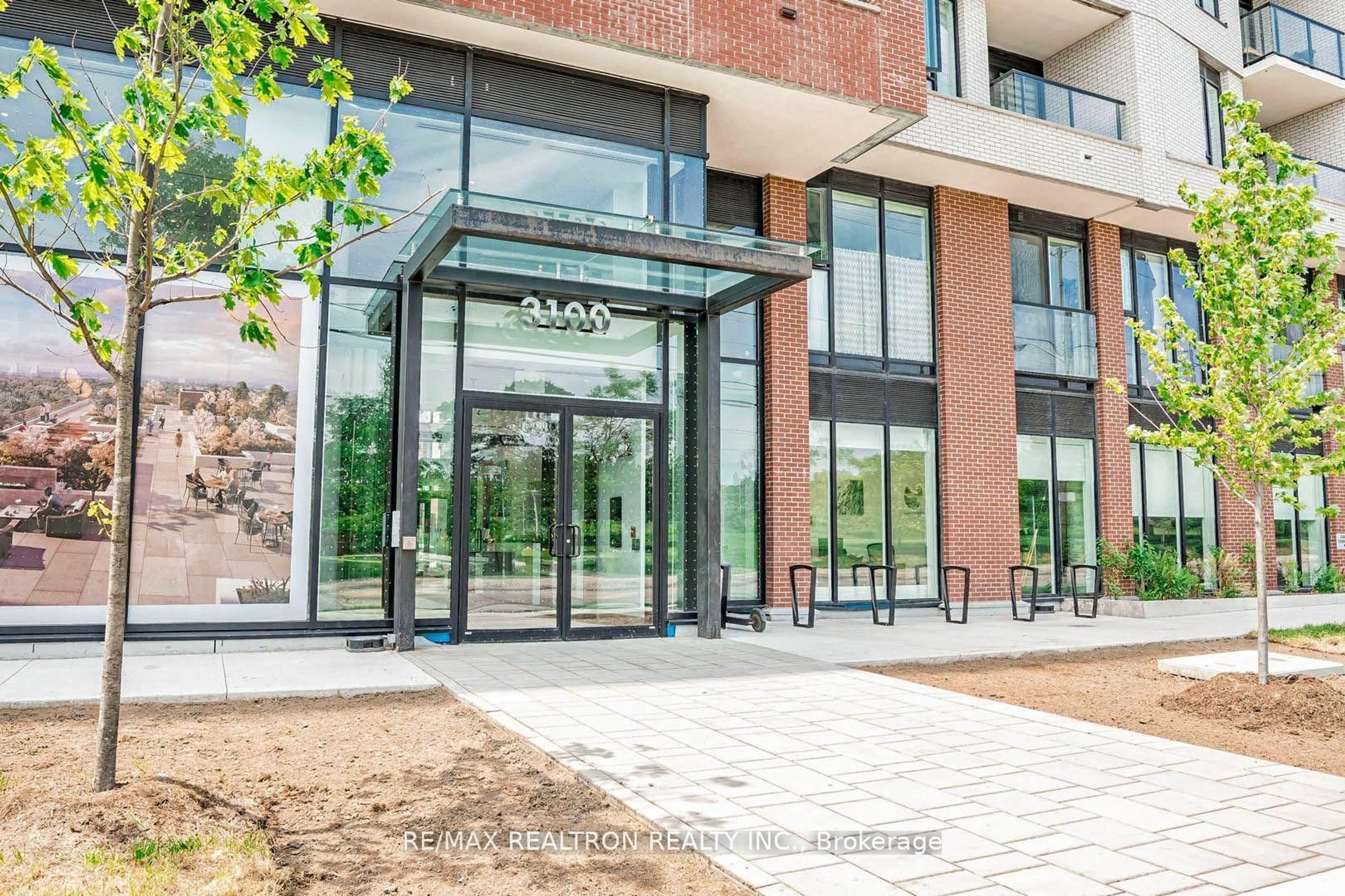 Indoor foyer for 3100 Keele St #430, Toronto Ontario M3M 0E1