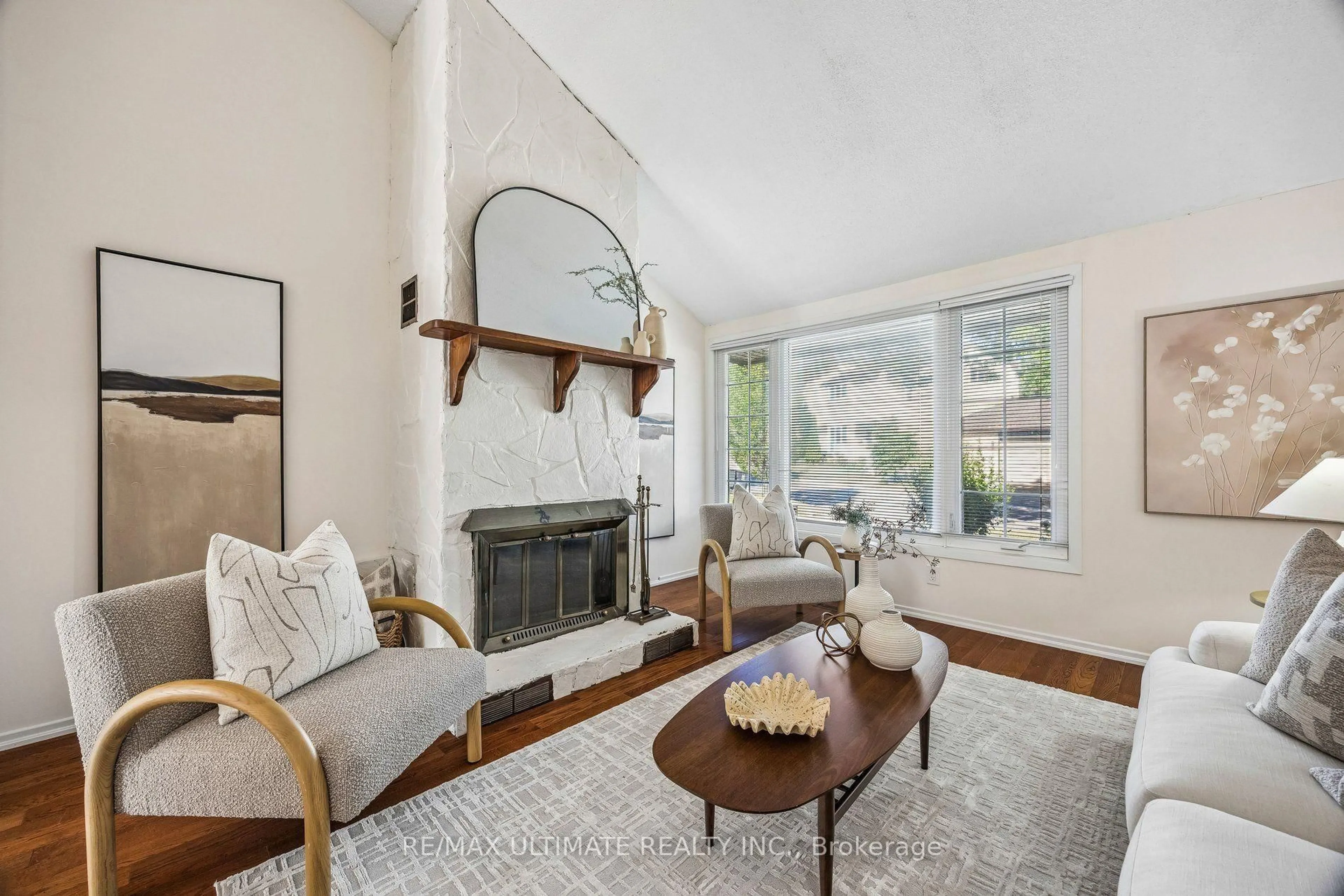 Living room with furniture, unknown for 7 Pumfrey Cres, Toronto Ontario M9V 4L5