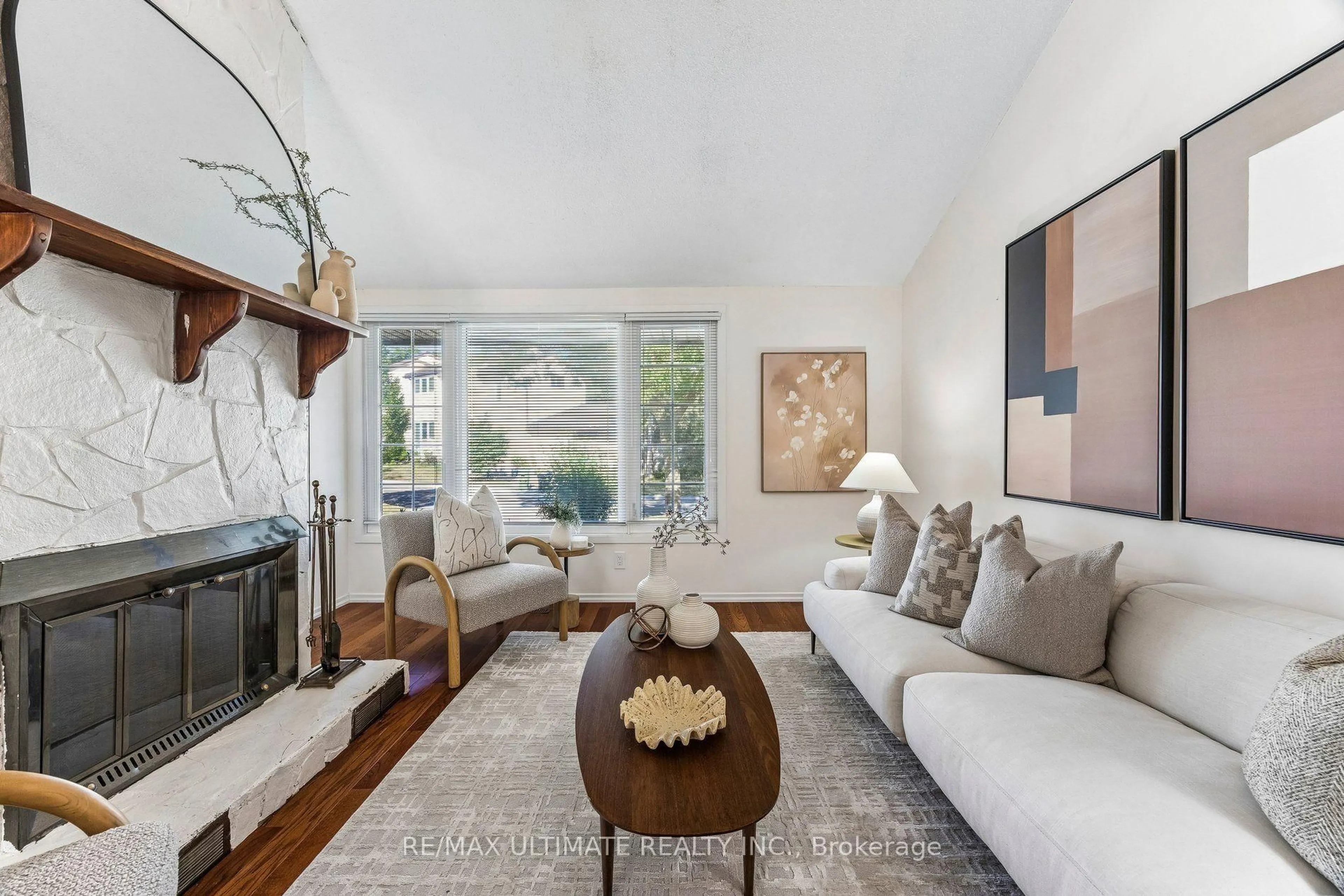 Living room with furniture, unknown for 7 Pumfrey Cres, Toronto Ontario M9V 4L5