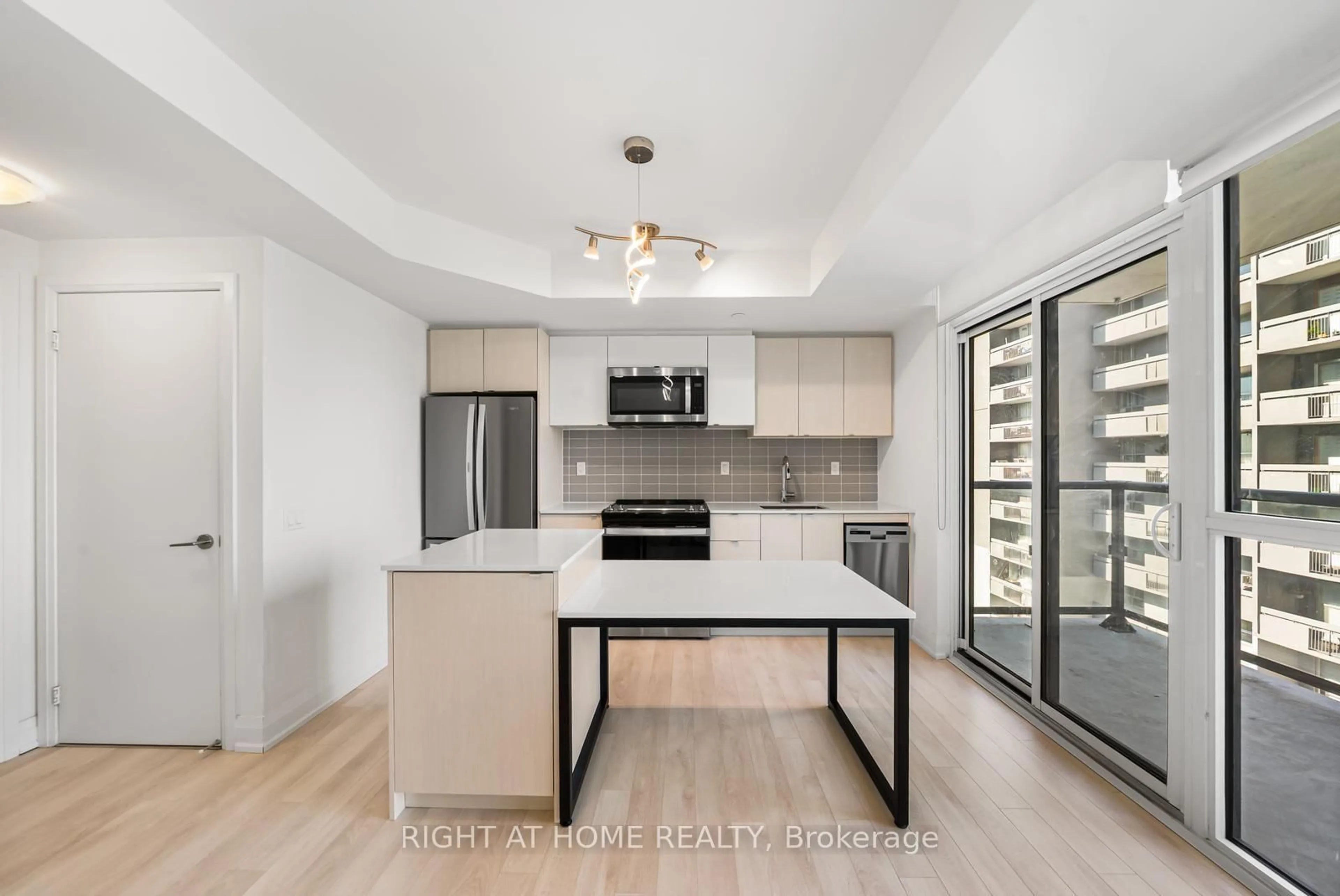 Open concept kitchen, unknown for 1461 Lawrence Ave #1511, Toronto Ontario M6L 0A6