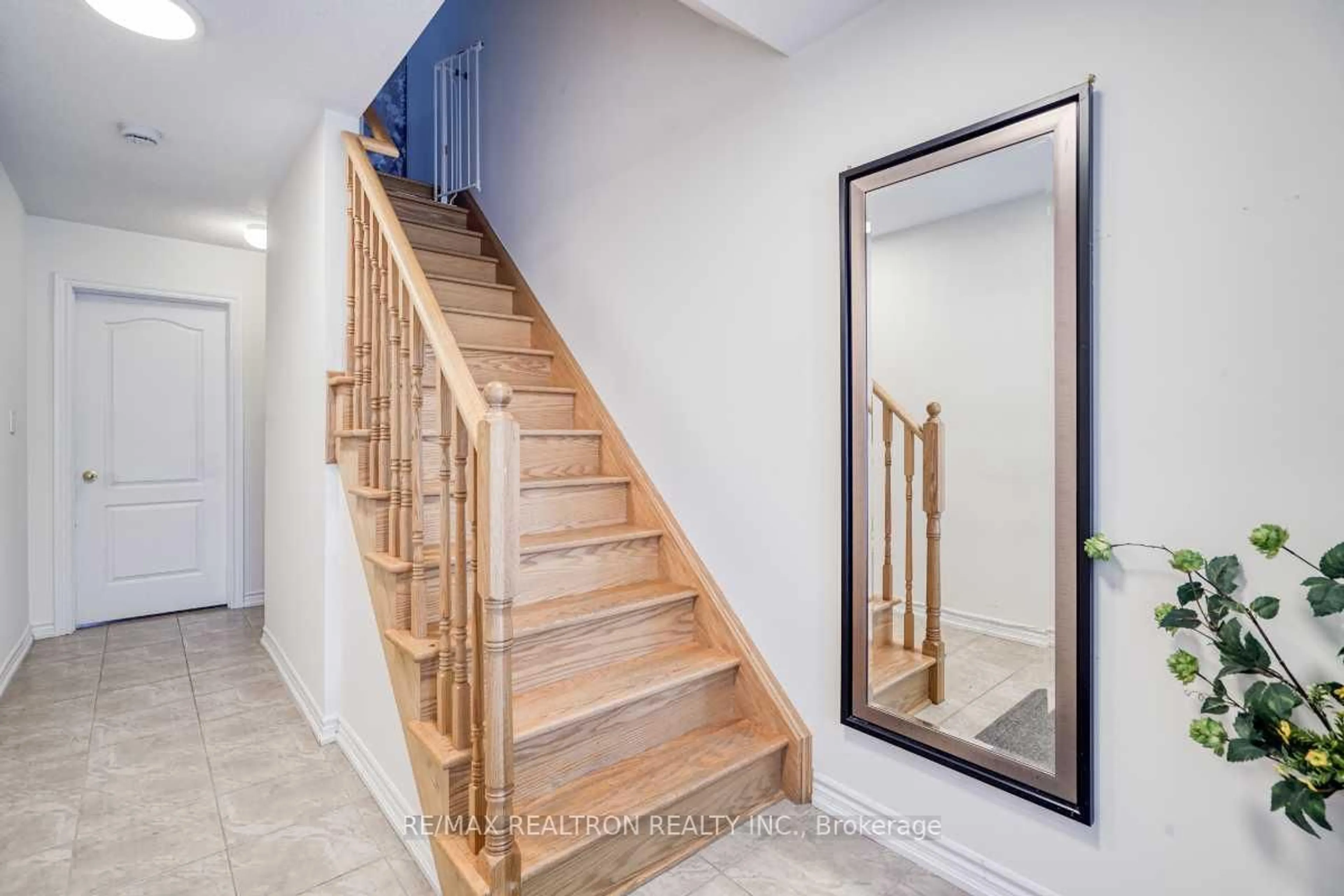 Stairs for 15 Sprucewood Rd, Brampton Ontario L6Z 0J3