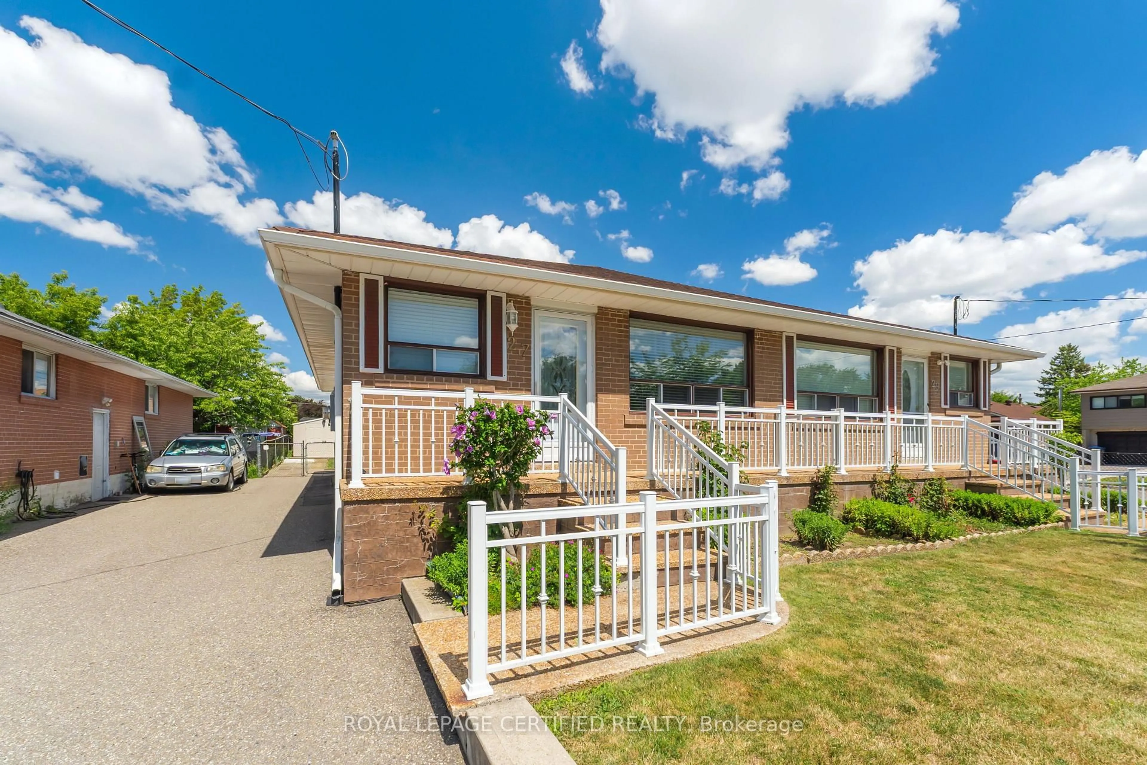 Home with vinyl exterior material, street for 27 Milner Rd, Brampton Ontario L6W 3A7
