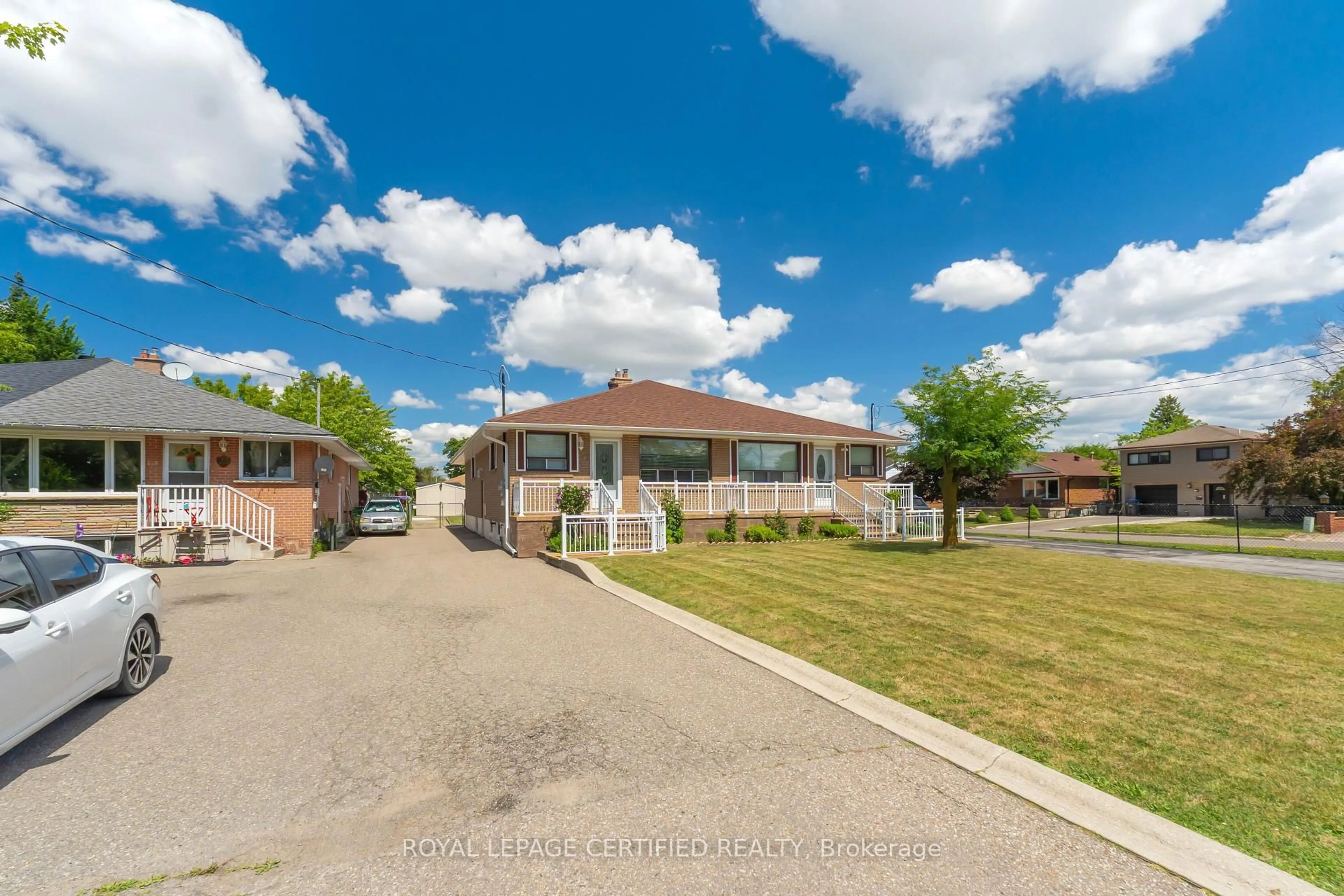 A pic from outside/outdoor area/front of a property/back of a property/a pic from drone, street for 27 Milner Rd, Brampton Ontario L6W 3A7
