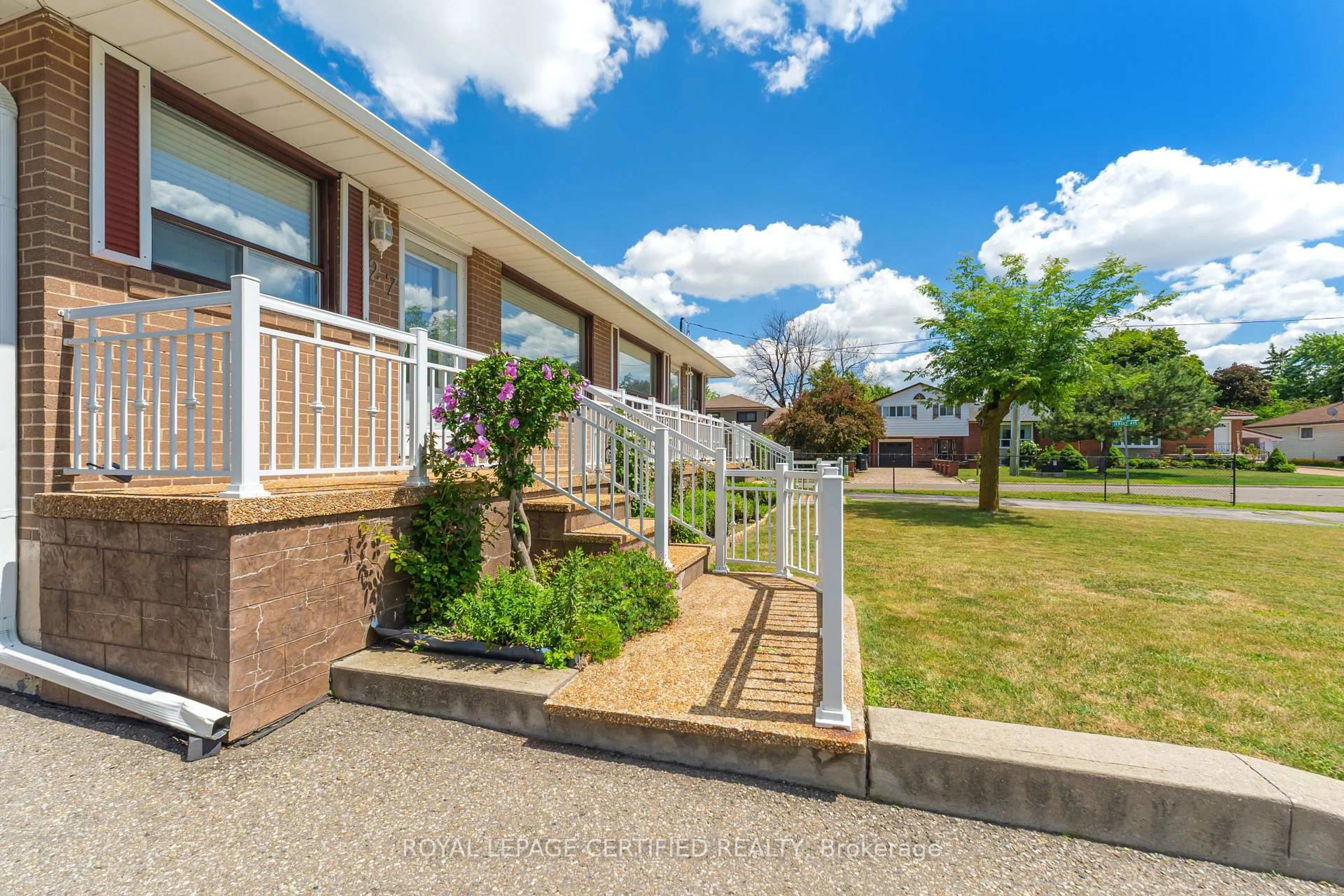 Unknown for 27 Milner Rd, Brampton Ontario L6W 3A7