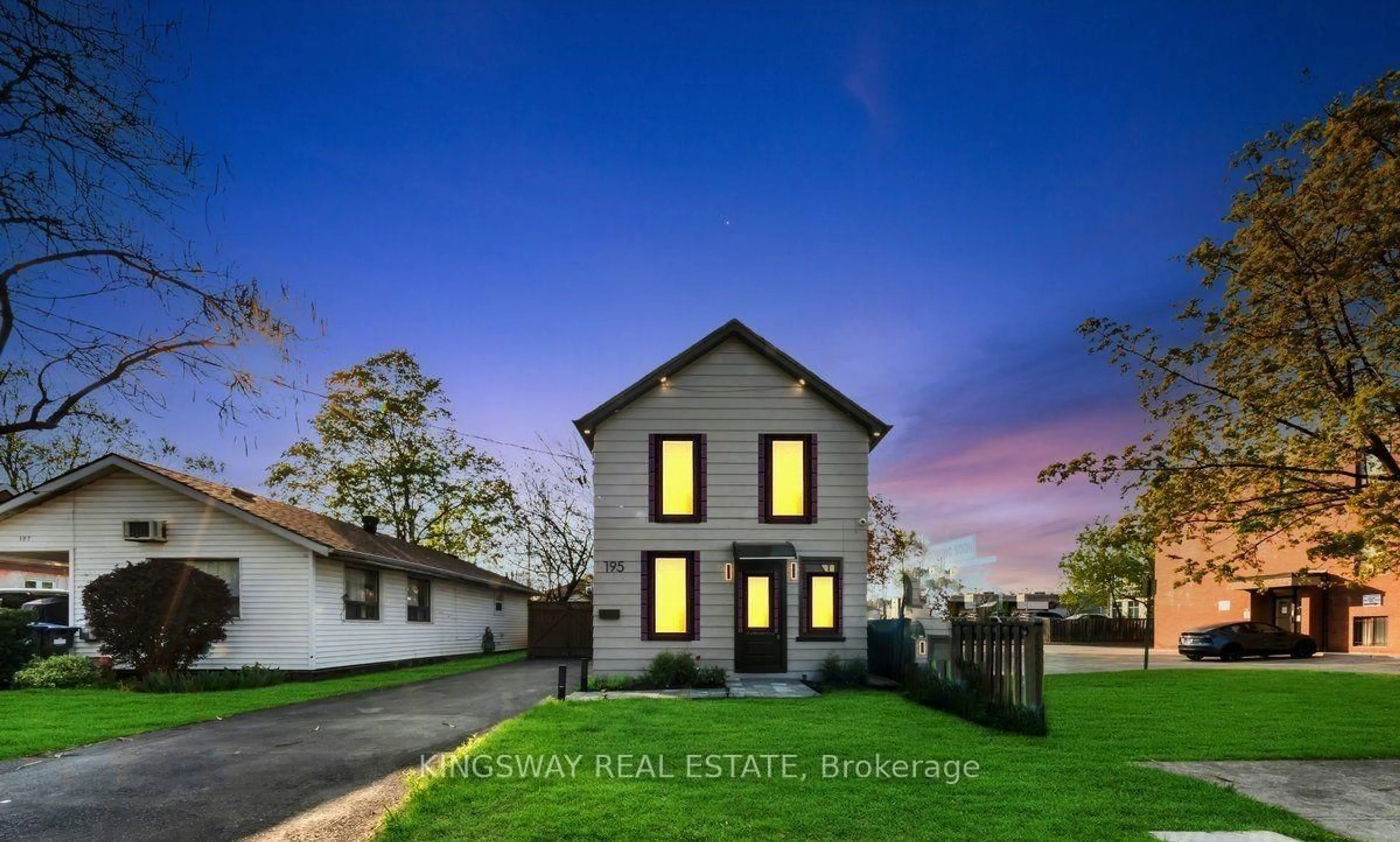 Unknown for 195 Randi Rd, Mississauga Ontario L5A 1V6