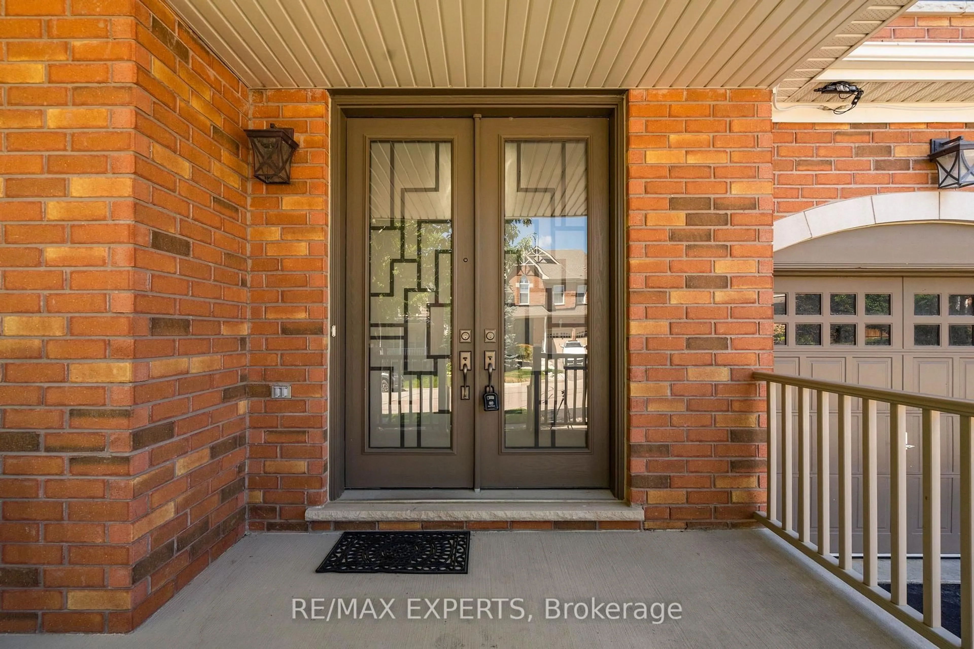 Indoor entryway for 25 Mccandless Crt, Caledon Ontario L7C 3R6