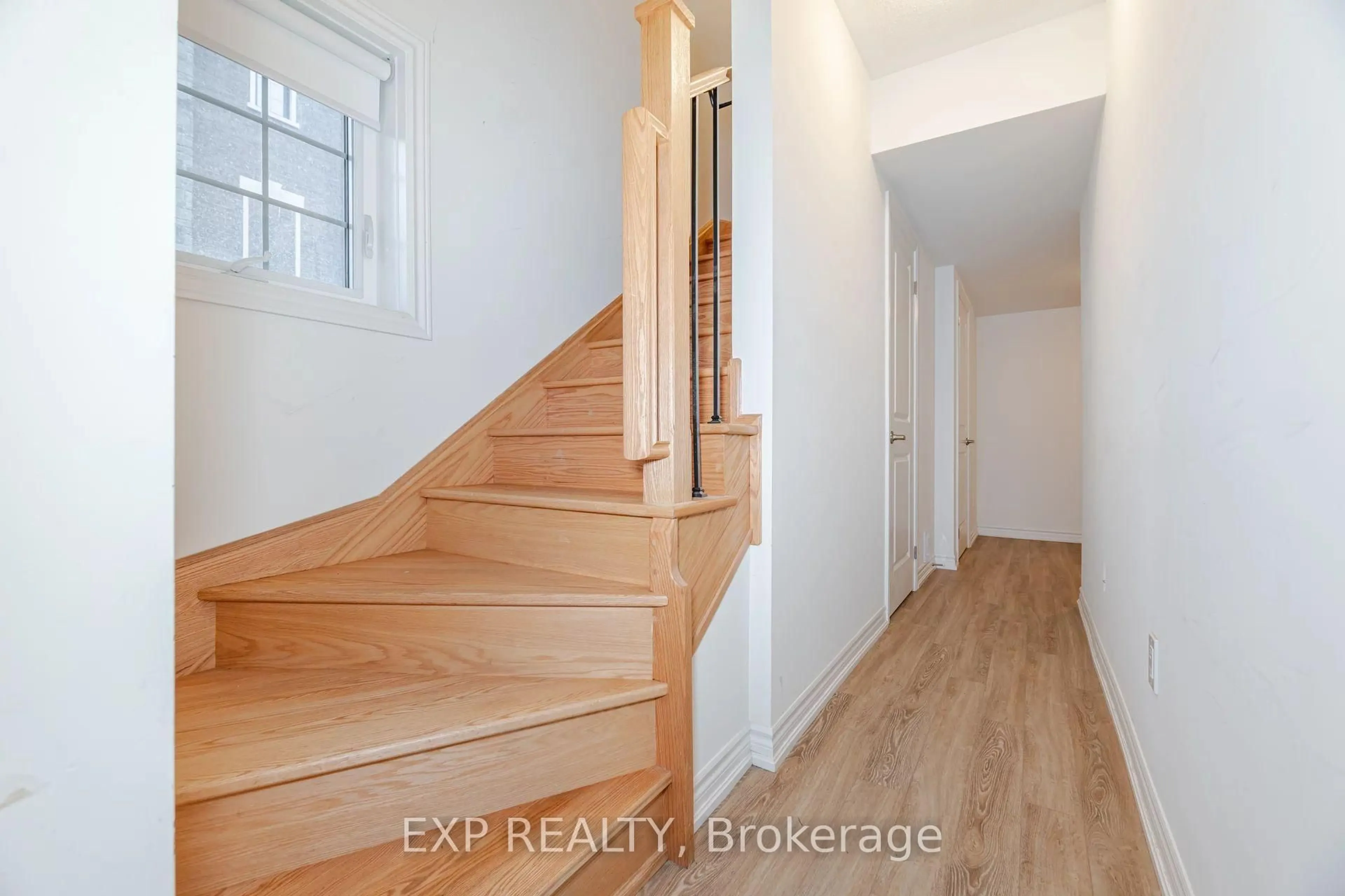 Indoor entryway for 68 First St #24, Orangeville Ontario L9W 2E4