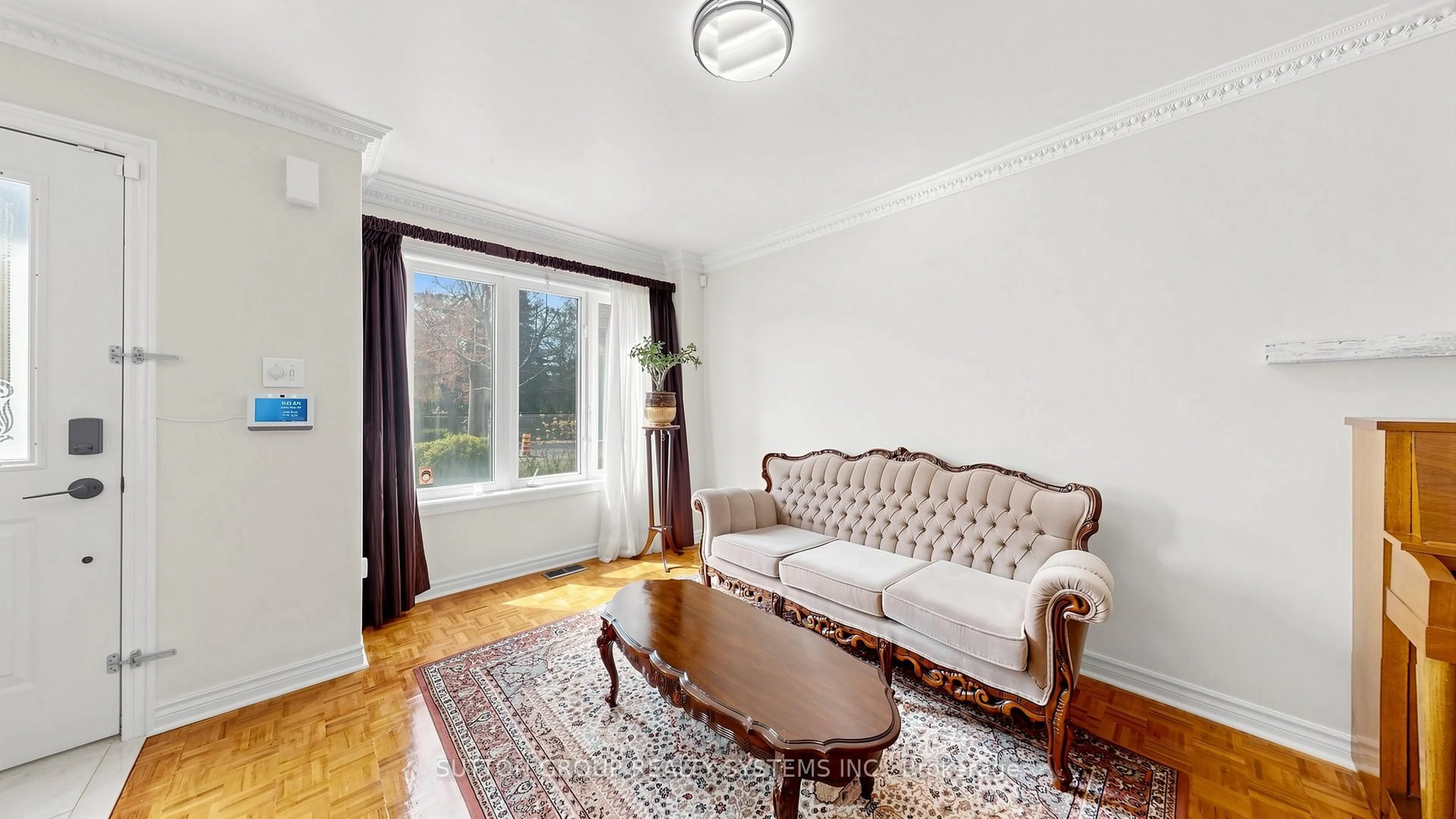 Living room with furniture, unknown for 2138 Eglinton Ave, Toronto Ontario M6E 2K8