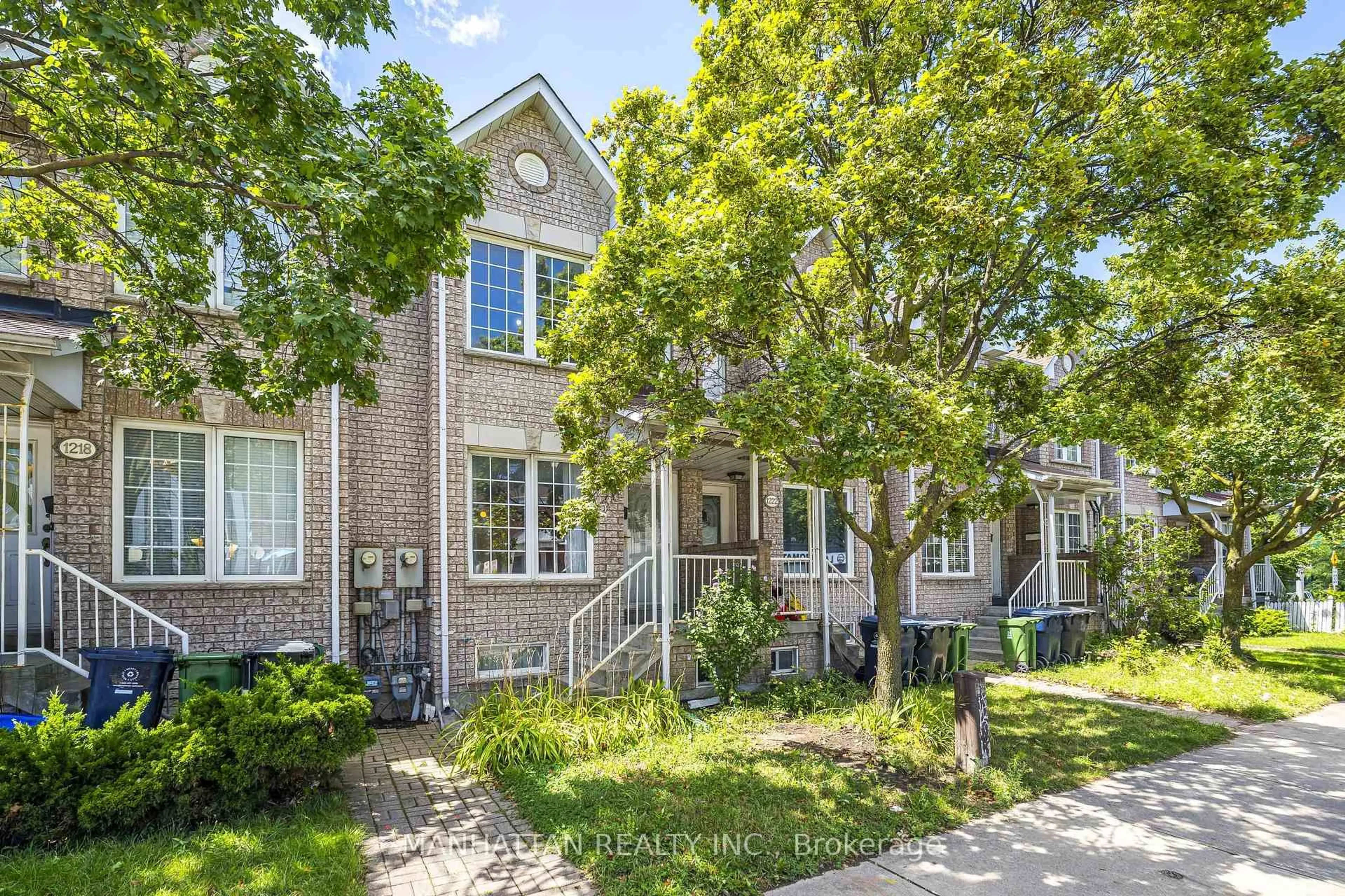 Home with brick exterior material, street for 1220 Weston Rd, Toronto Ontario M6M 4P4