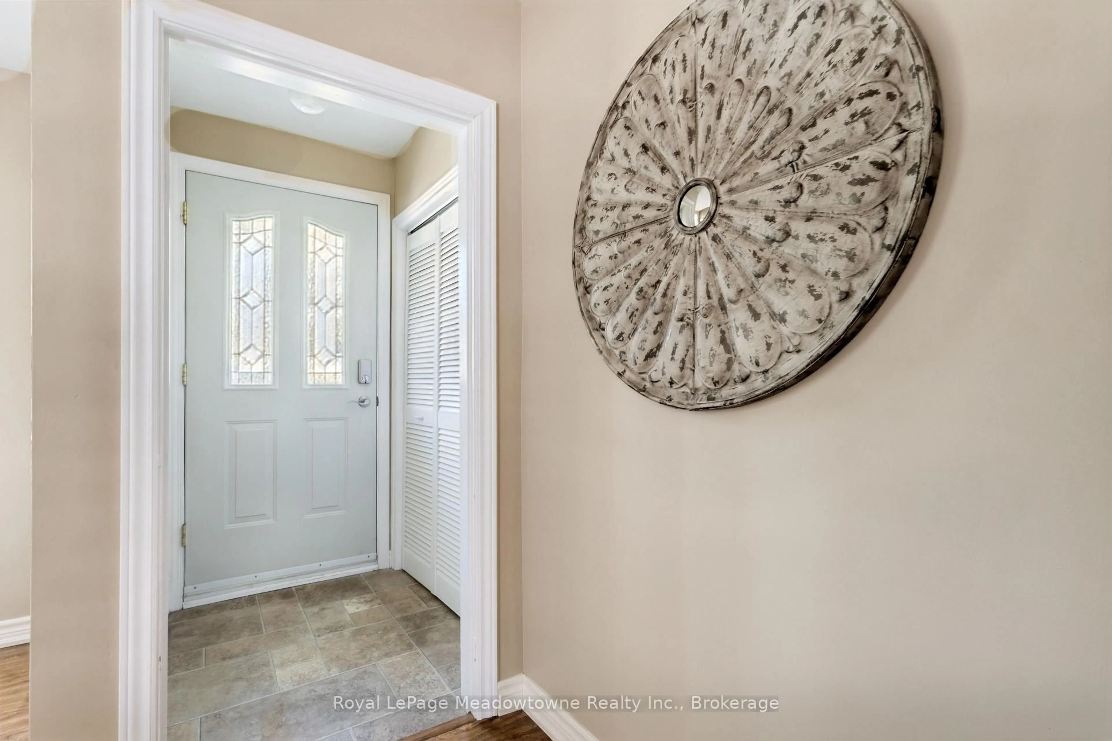 Indoor entryway for 228 Bell St, Milton Ontario L9T 2A9
