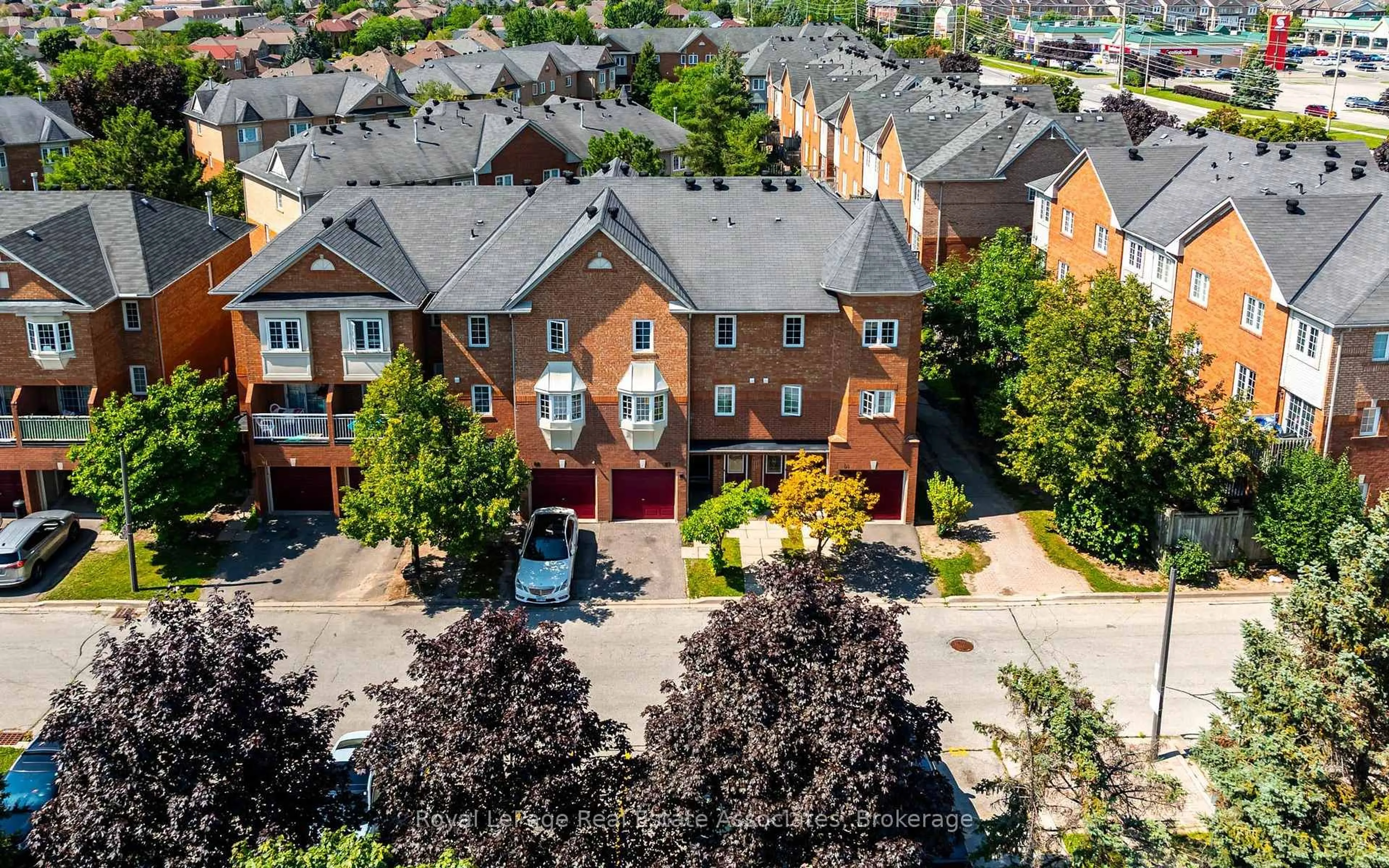 A pic from outside/outdoor area/front of a property/back of a property/a pic from drone, city buildings view from balcony for 6950 Tenth Line #87, Mississauga Ontario L5N 6Y1