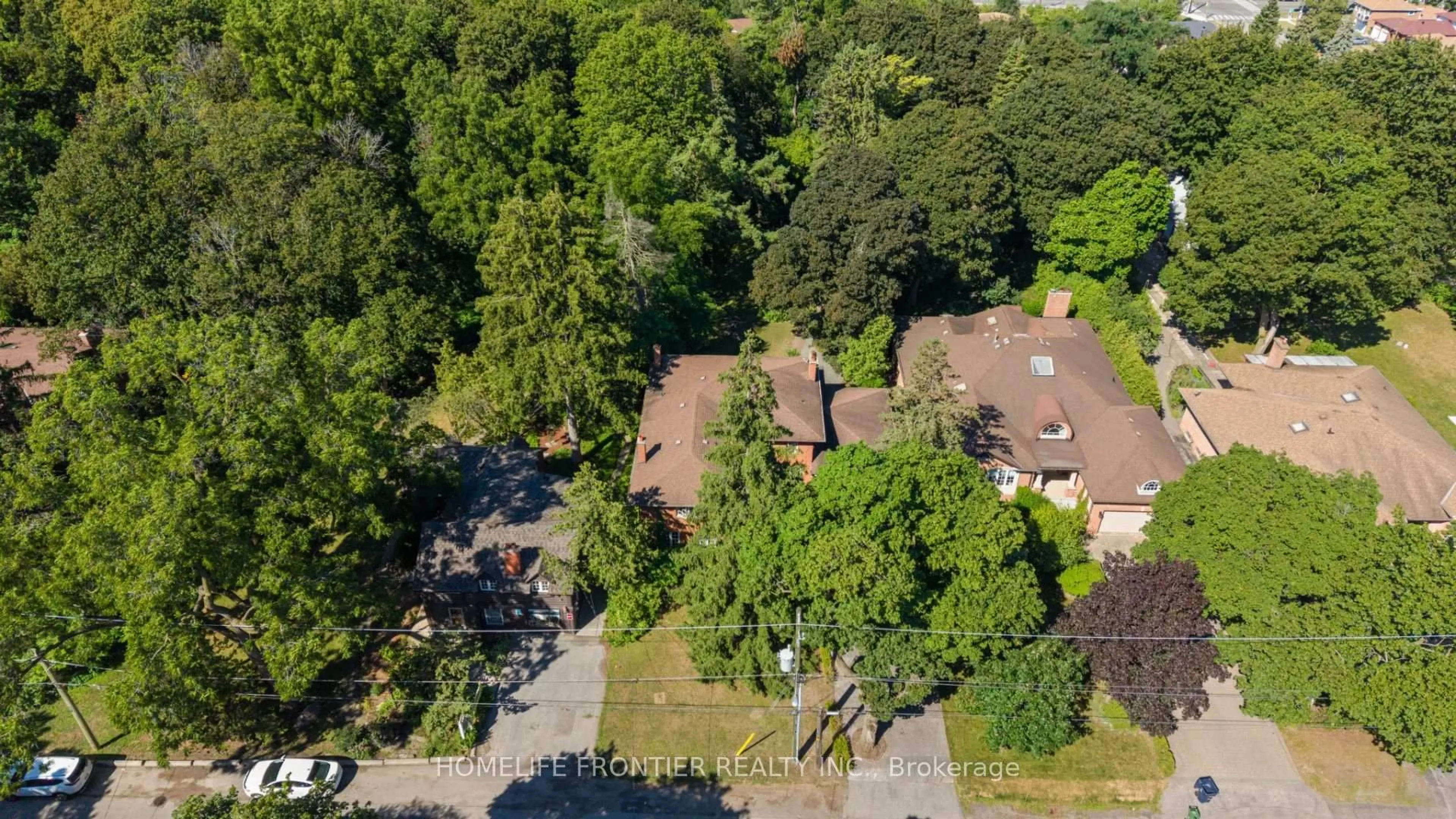 A pic from outside/outdoor area/front of a property/back of a property/a pic from drone, unknown for 36 Riverdale Dr, Toronto Ontario M9V 2T3