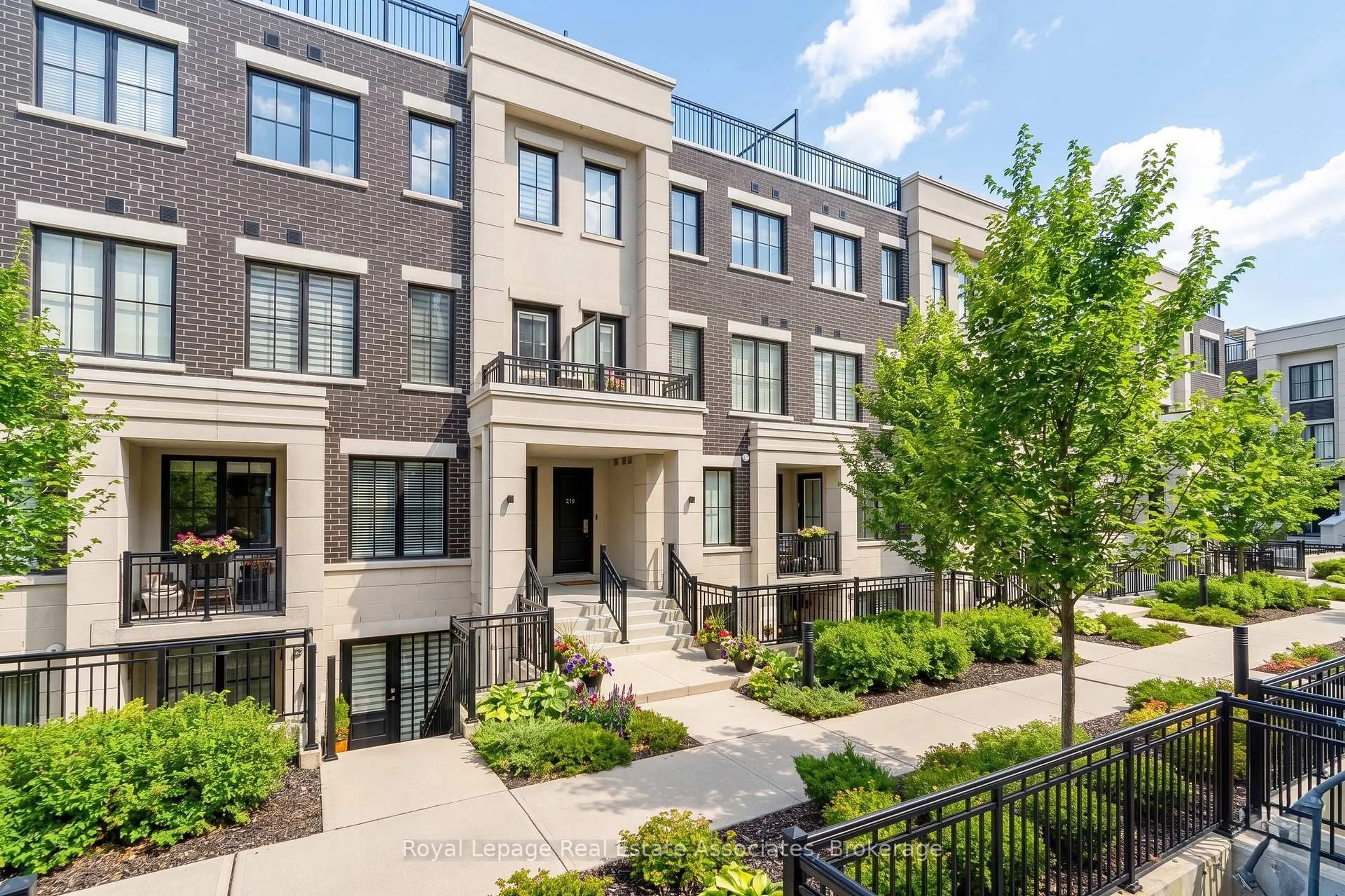 Home with brick exterior material, street for 657 Cricklewood Dr #511, Mississauga Ontario L5G 0B8