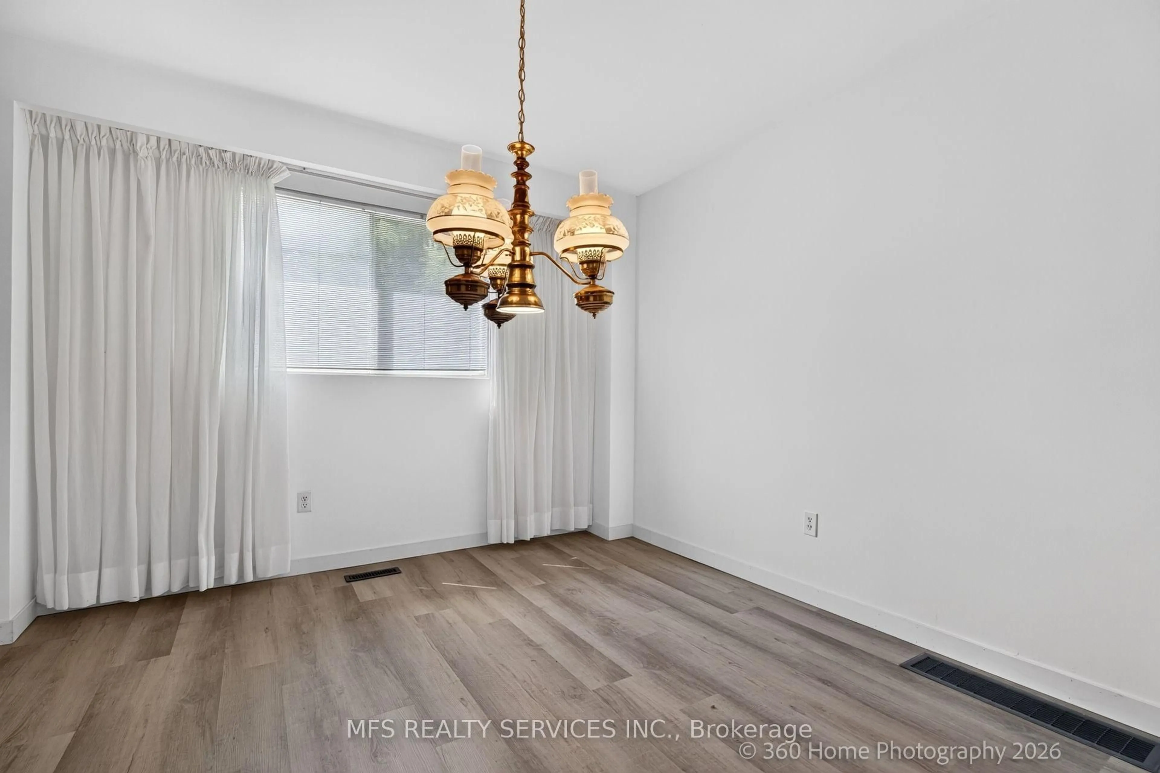 A pic of a room for 3257 Sir Johns Home, Mississauga Ontario L5L 2N7