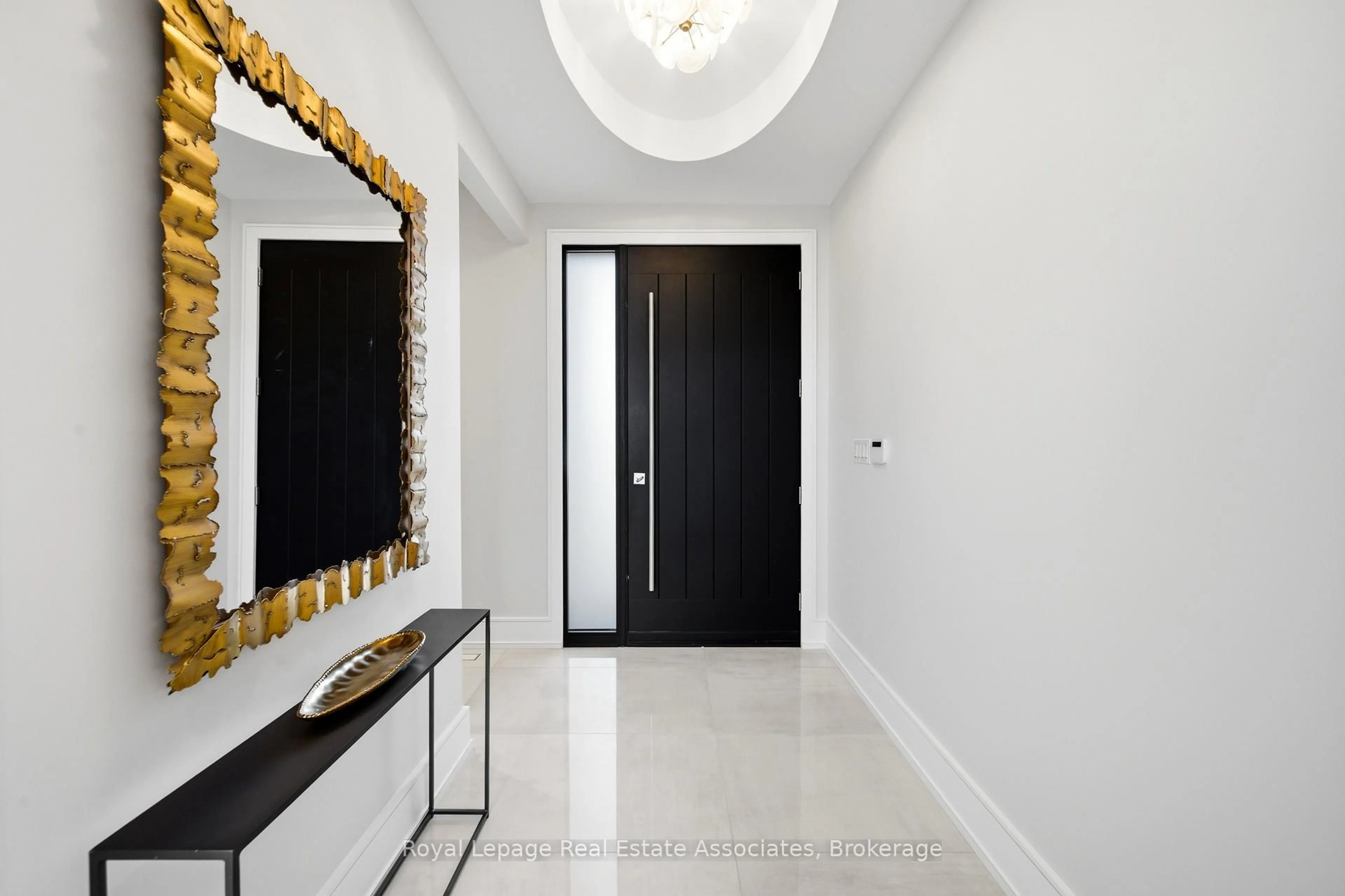 Indoor entryway for 14 Joyce Pkwy, Toronto Ontario M6B 2S9