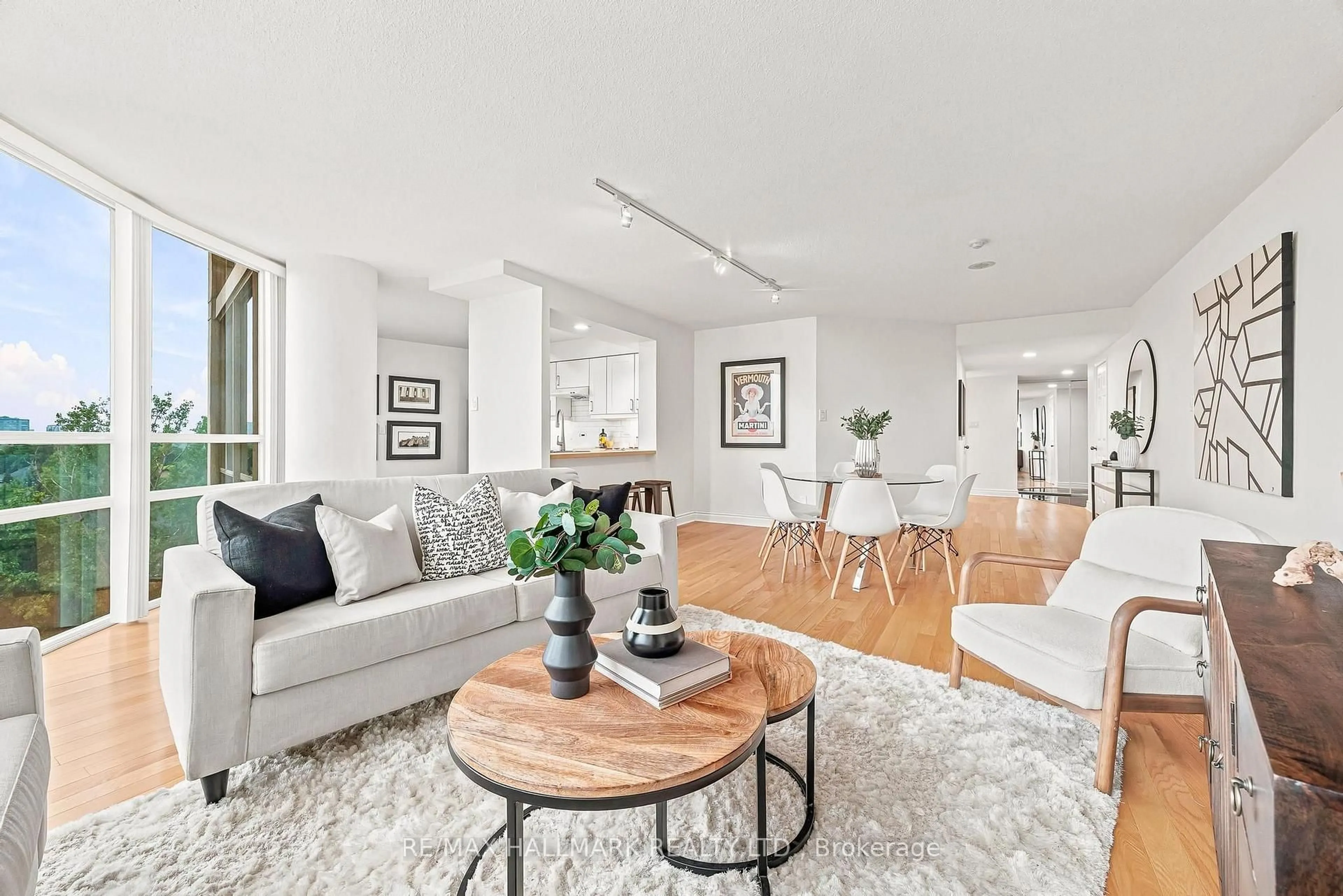 Living room with furniture, unknown for 50 Eglinton Ave #607, Mississauga Ontario L5R 3P5