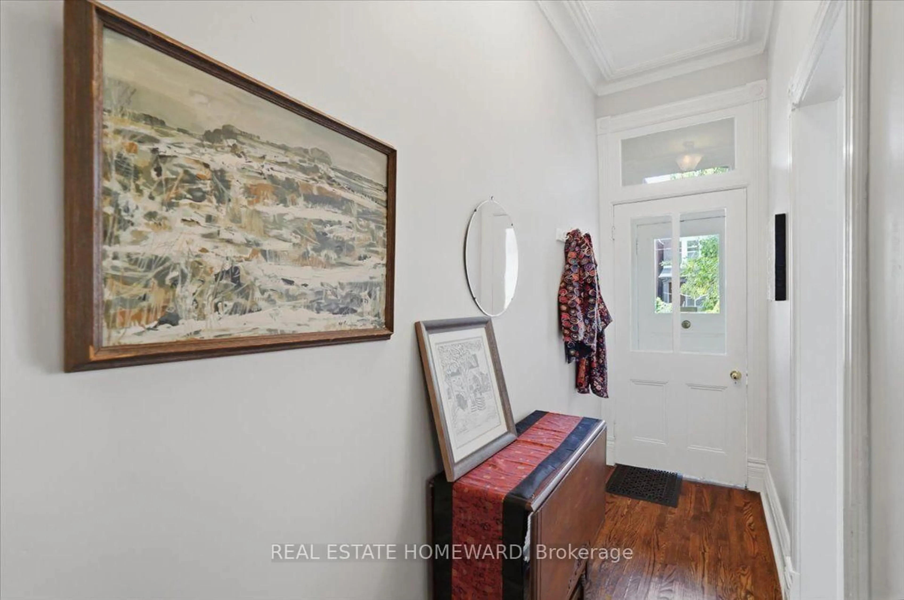Unknown for 31 Sorauren Ave, Toronto Ontario M6R 2C8