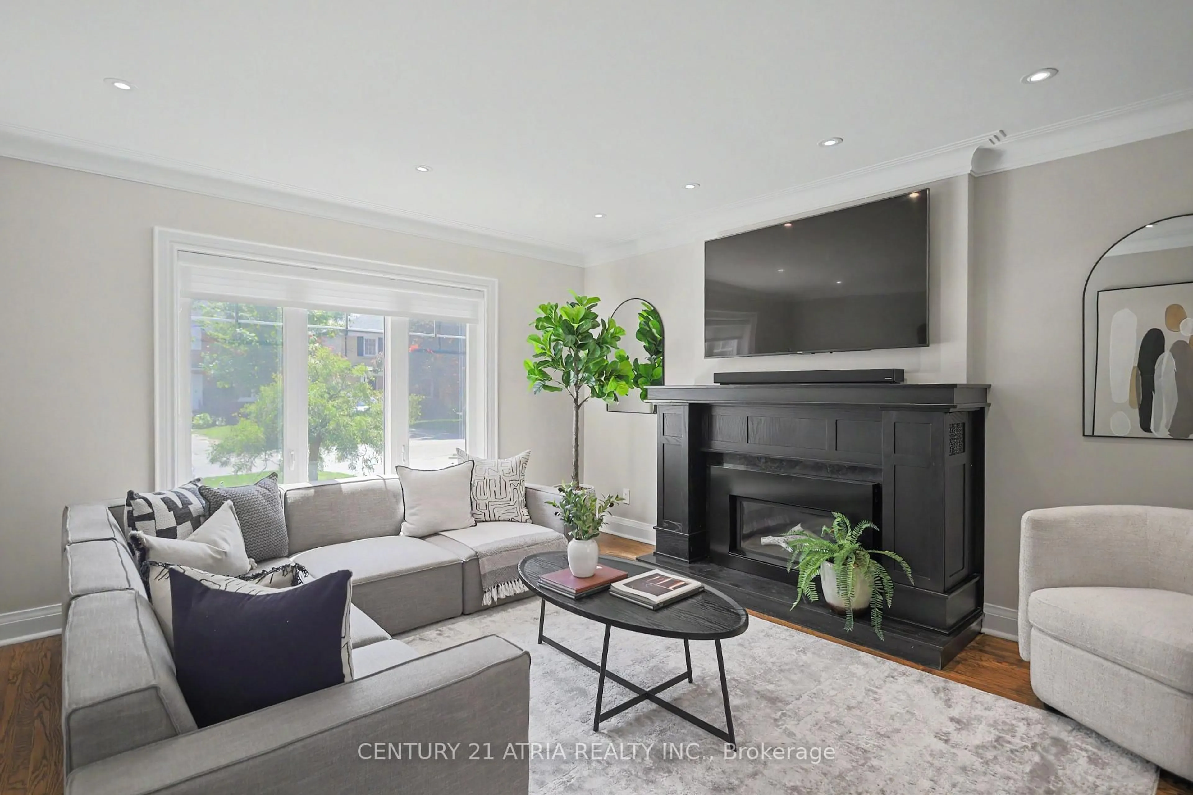 Living room with furniture, unknown for 62 Lynngrove Ave, Toronto Ontario M8X 1M9