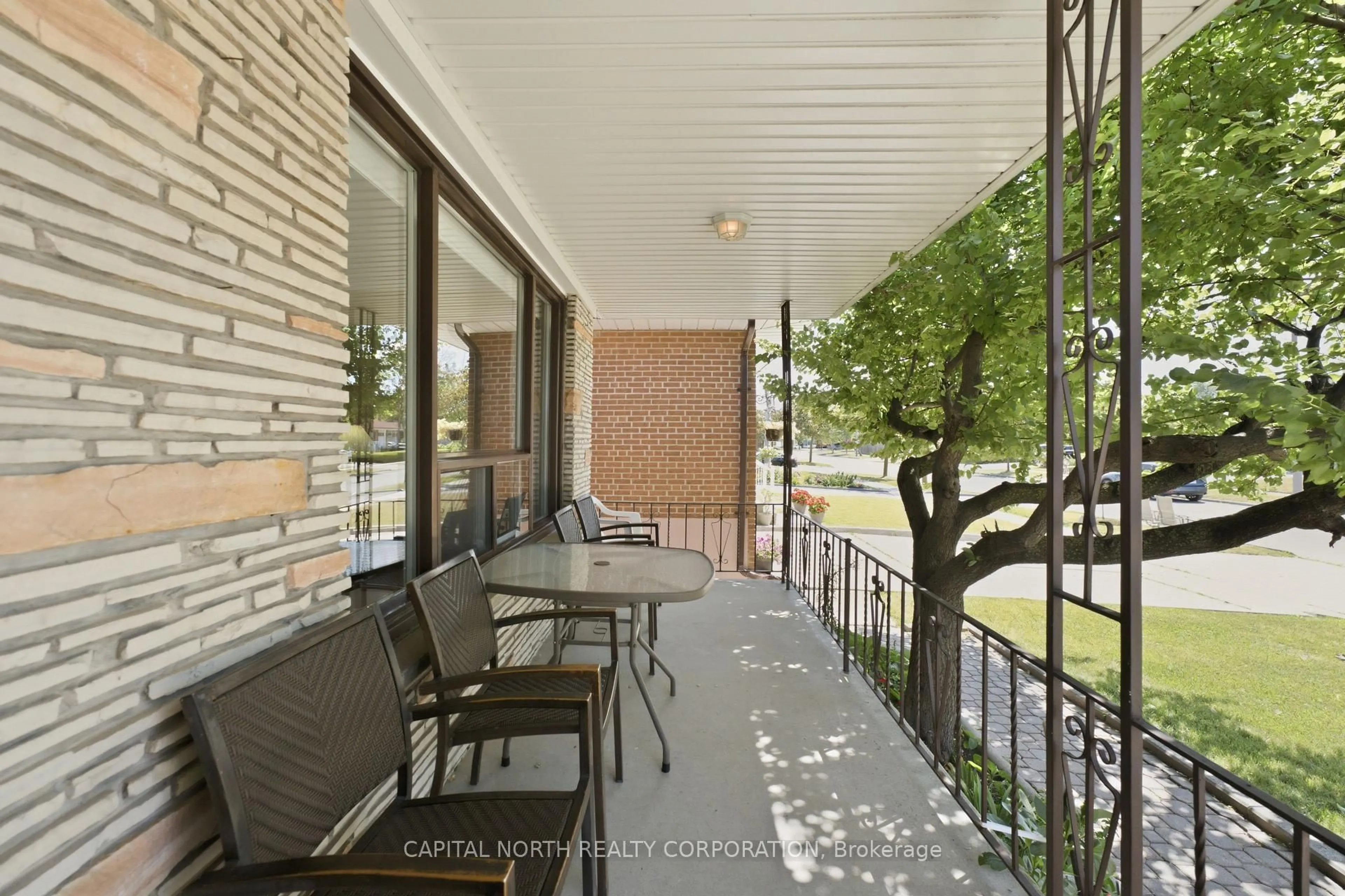 Patio, street for 21 Maryhill Dr, Toronto Ontario M9V 3C1