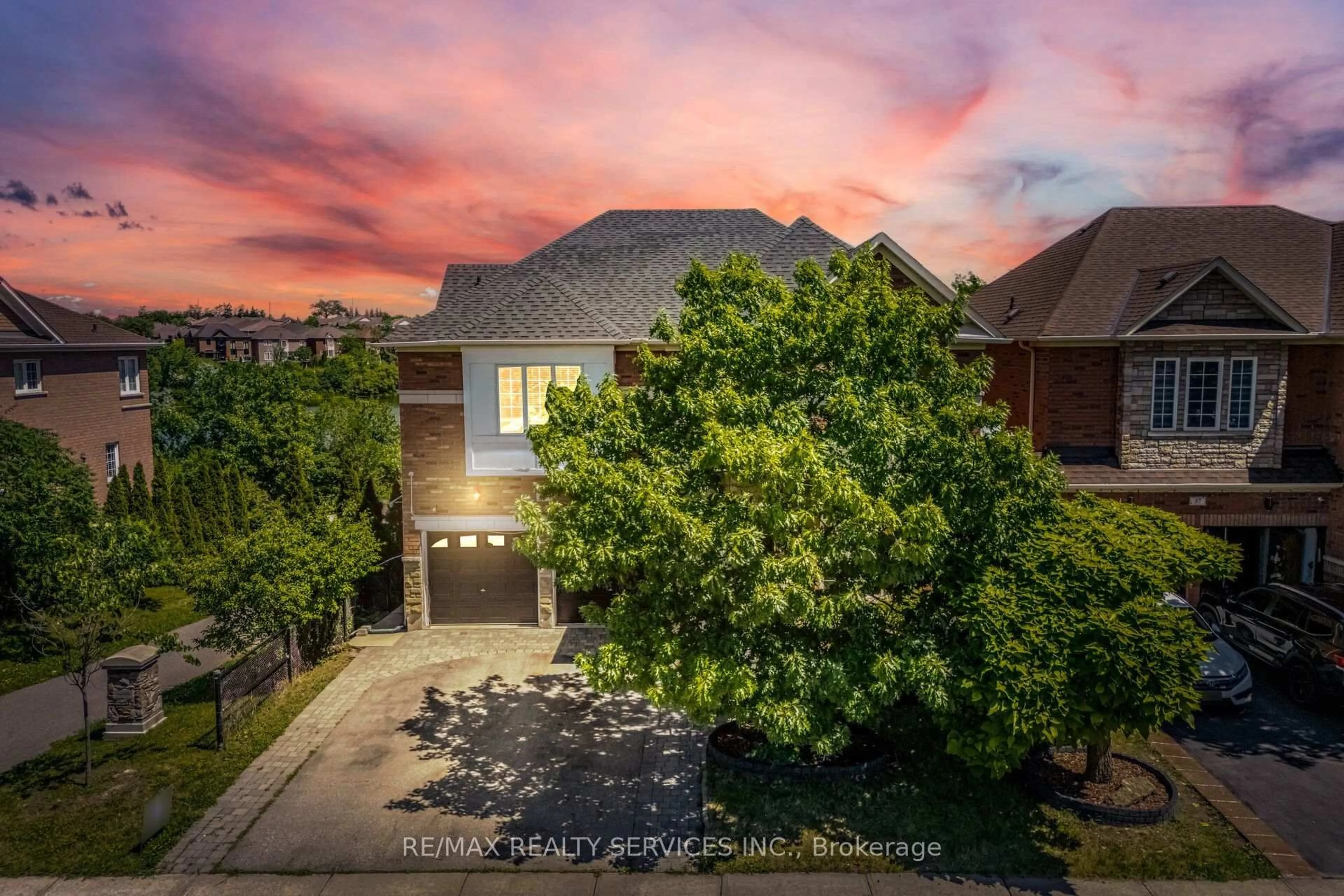 A pic from outside/outdoor area/front of a property/back of a property/a pic from drone, street for 35 Stoneylake Ave, Brampton Ontario L6V 4R1