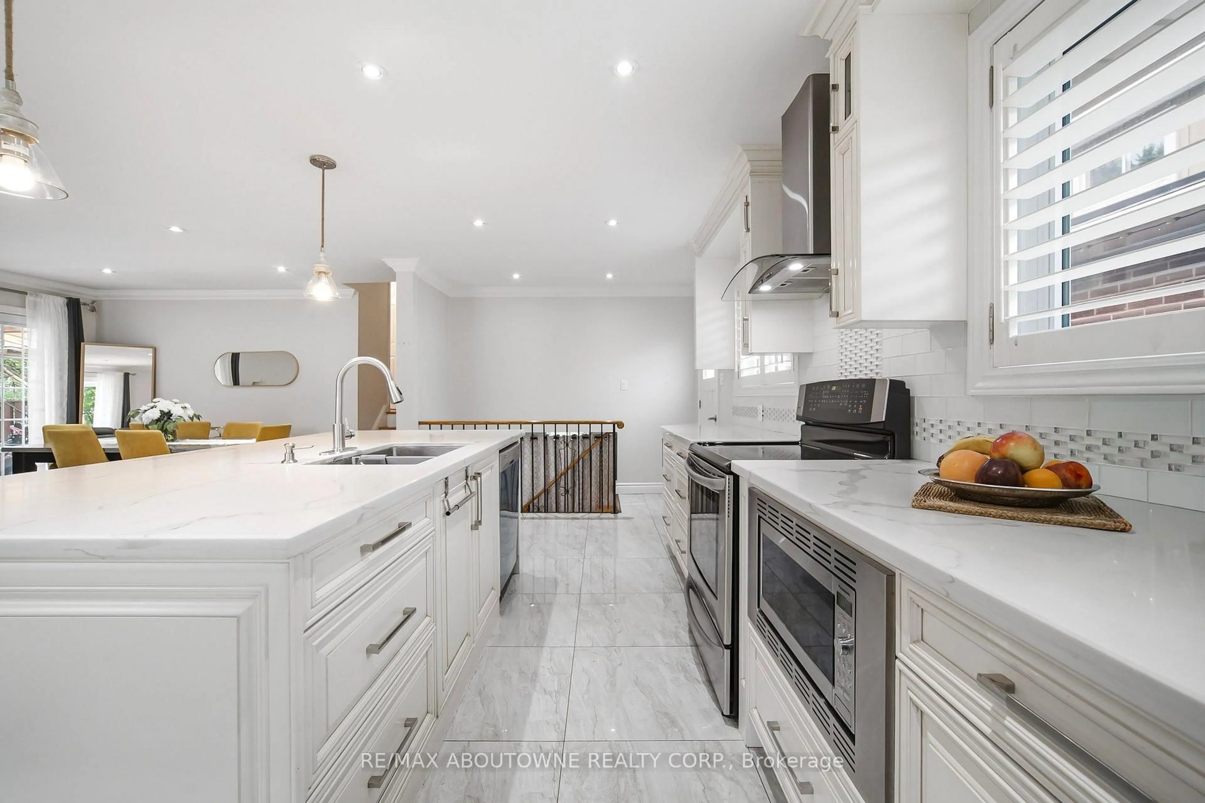 Contemporary kitchen, ceramic/tile floor for 6346 Neuchatel Rd, Mississauga Ontario L5N 2J8