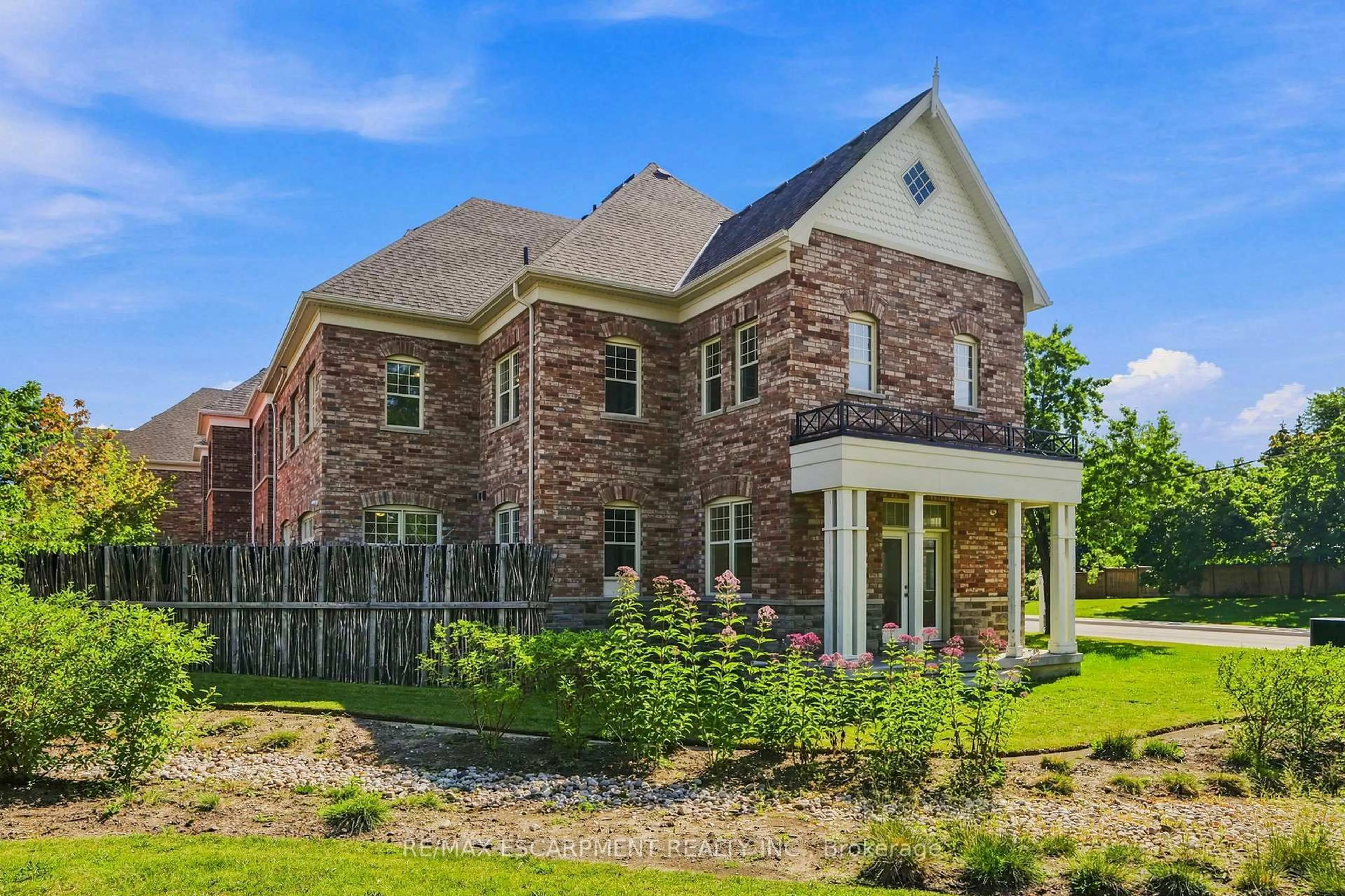 Home with brick exterior material, building for 1959 Barbertown Rd, Mississauga Ontario L5M 6A4