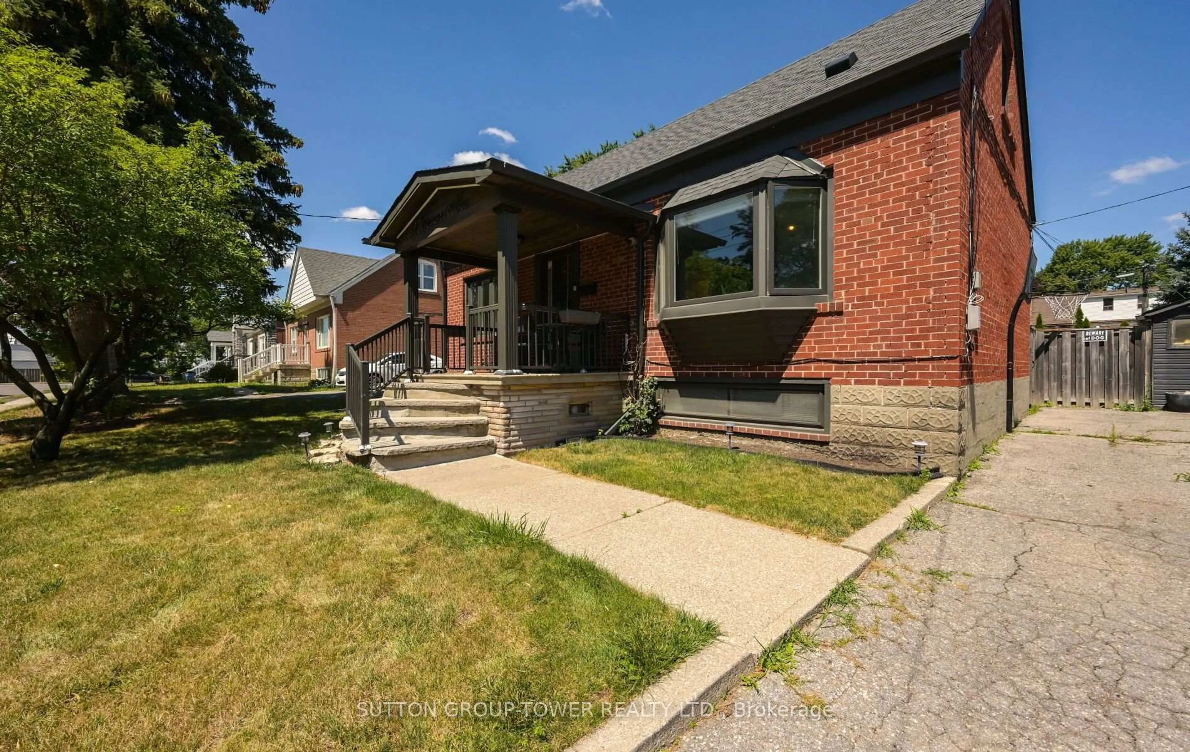Unknown for 8 Yvonne Ave, Toronto Ontario M3L 1C7