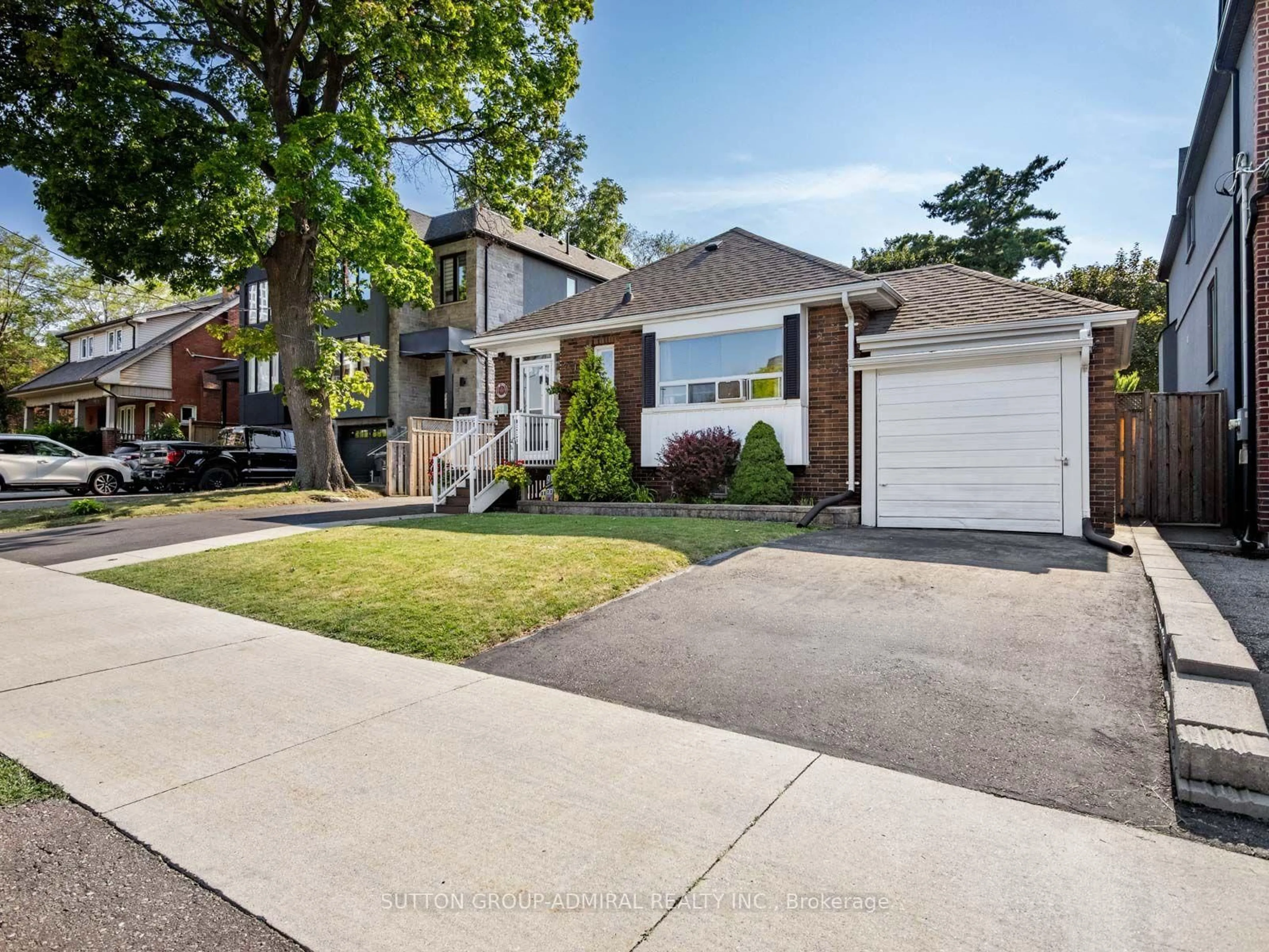 Home with brick exterior material, street for 980 Kipling Ave, Toronto Ontario M9B 3L2
