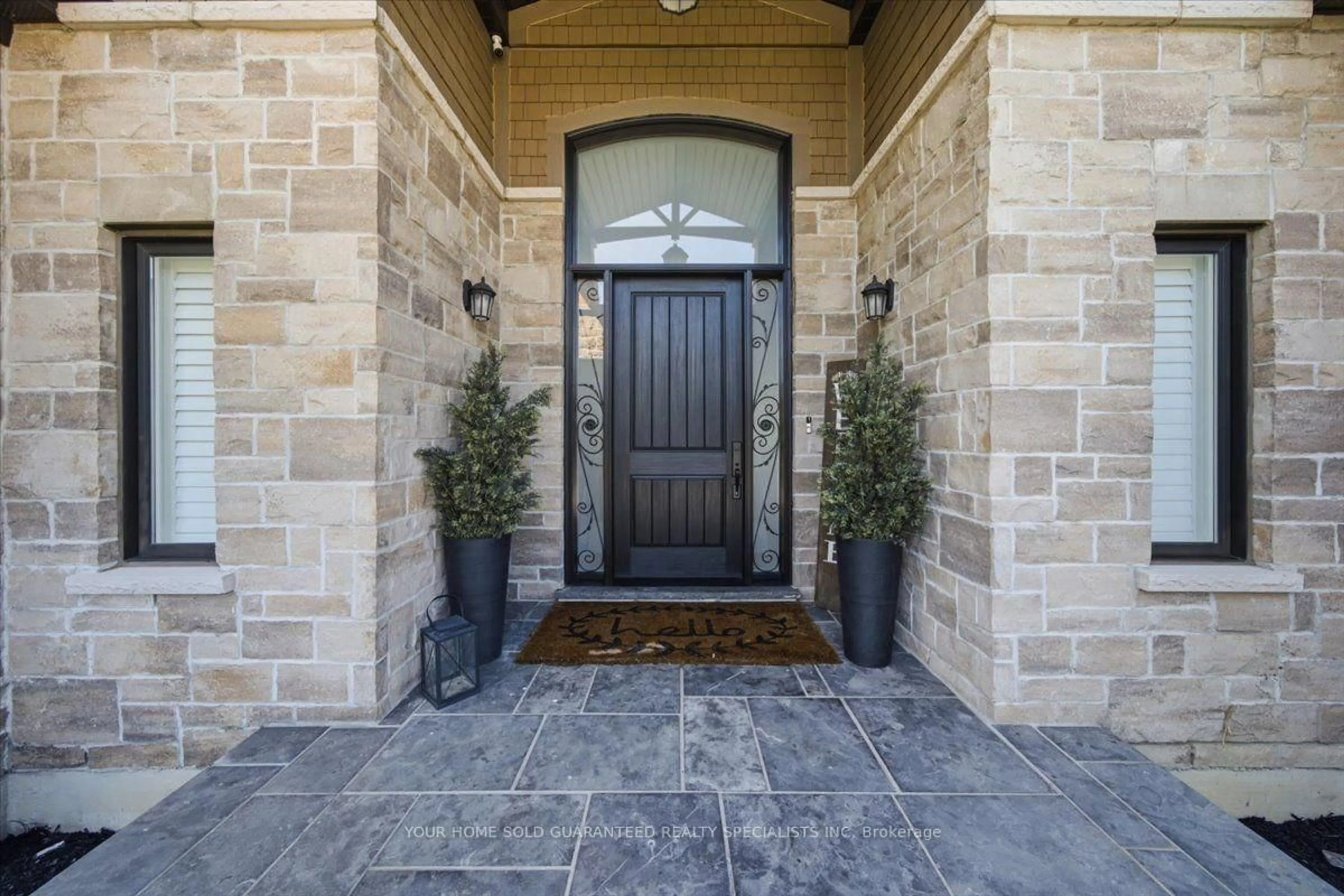 Indoor entryway for 13 Doctor Reynar Rd, Caledon Ontario L7E 4H3
