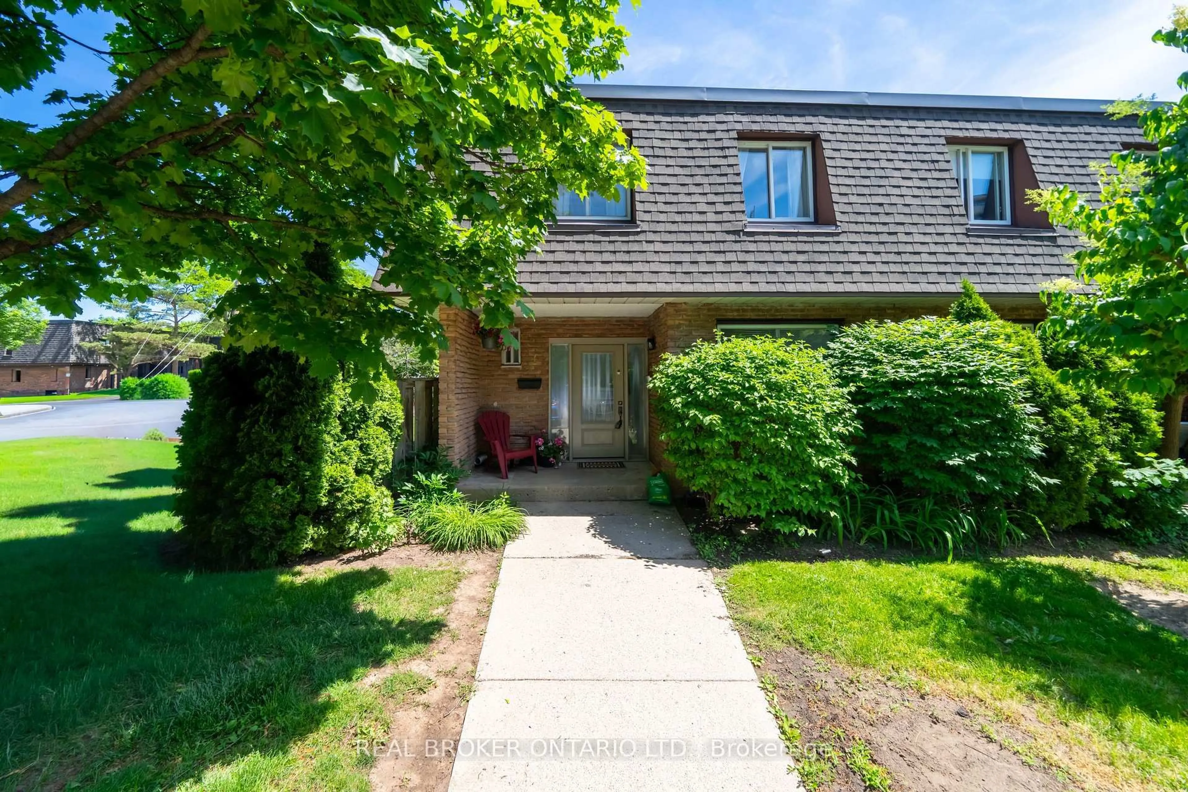 Unknown for 684 Dynes Rd #1, Burlington Ontario L7N 2V6