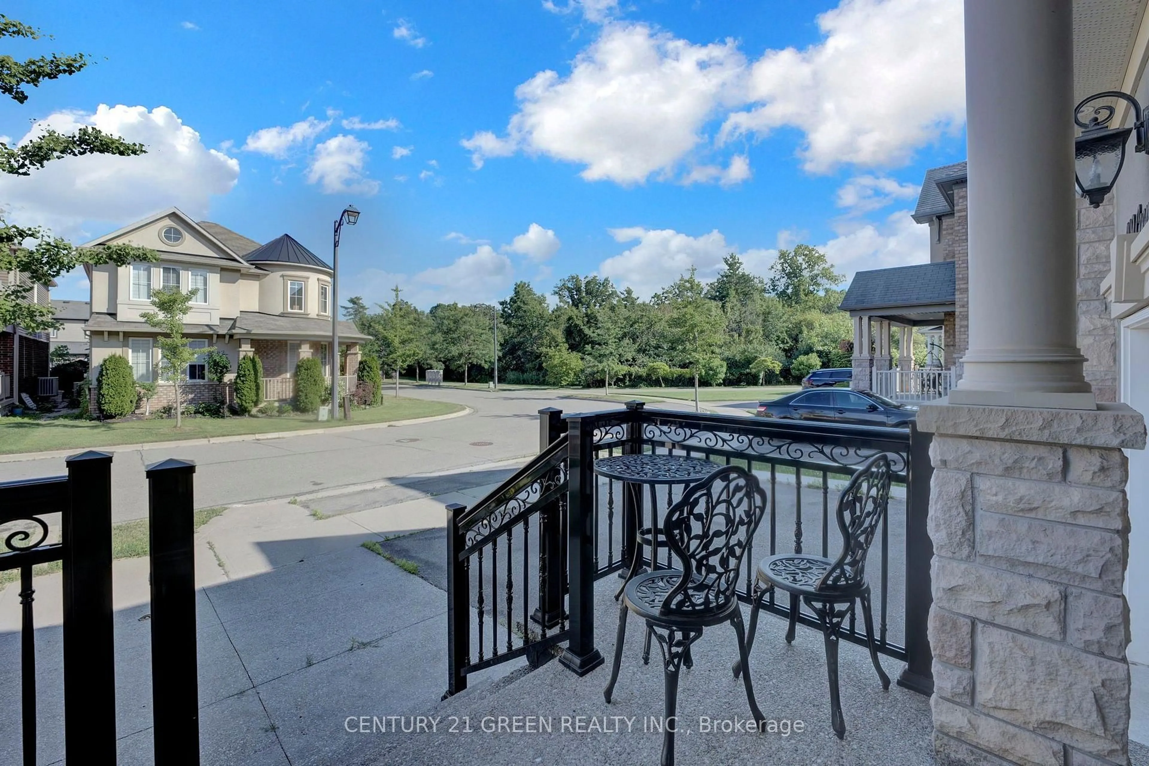 Patio, unknown for 409 Coombs Crt, Milton Ontario L9T 7N5