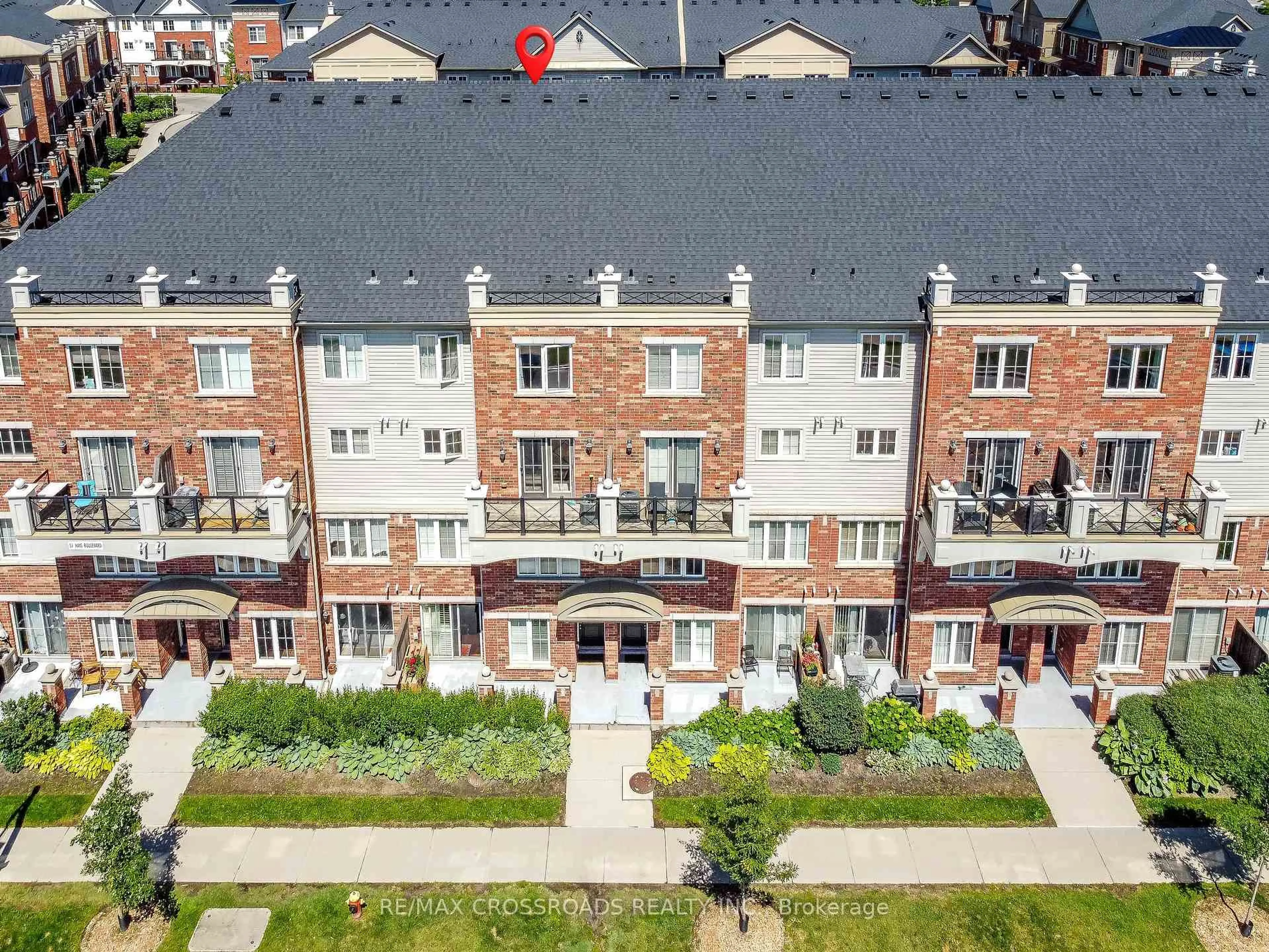 A pic from outside/outdoor area/front of a property/back of a property/a pic from drone, city buildings view from balcony for 51 Hays Blvd #19, Oakville Ontario L6H 0J1