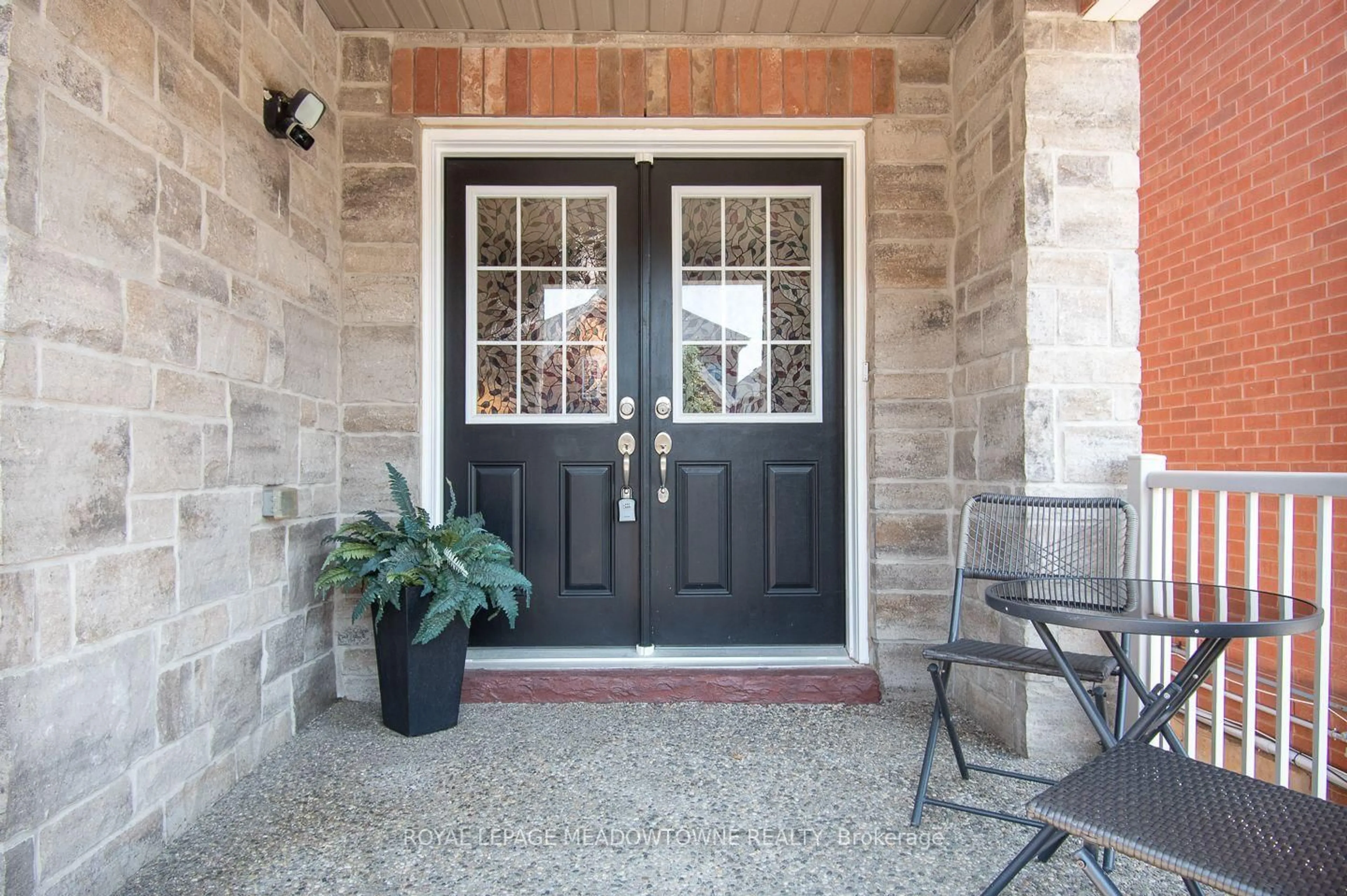 Indoor entryway for 1079 Job Cres, Milton Ontario L9T 8V5