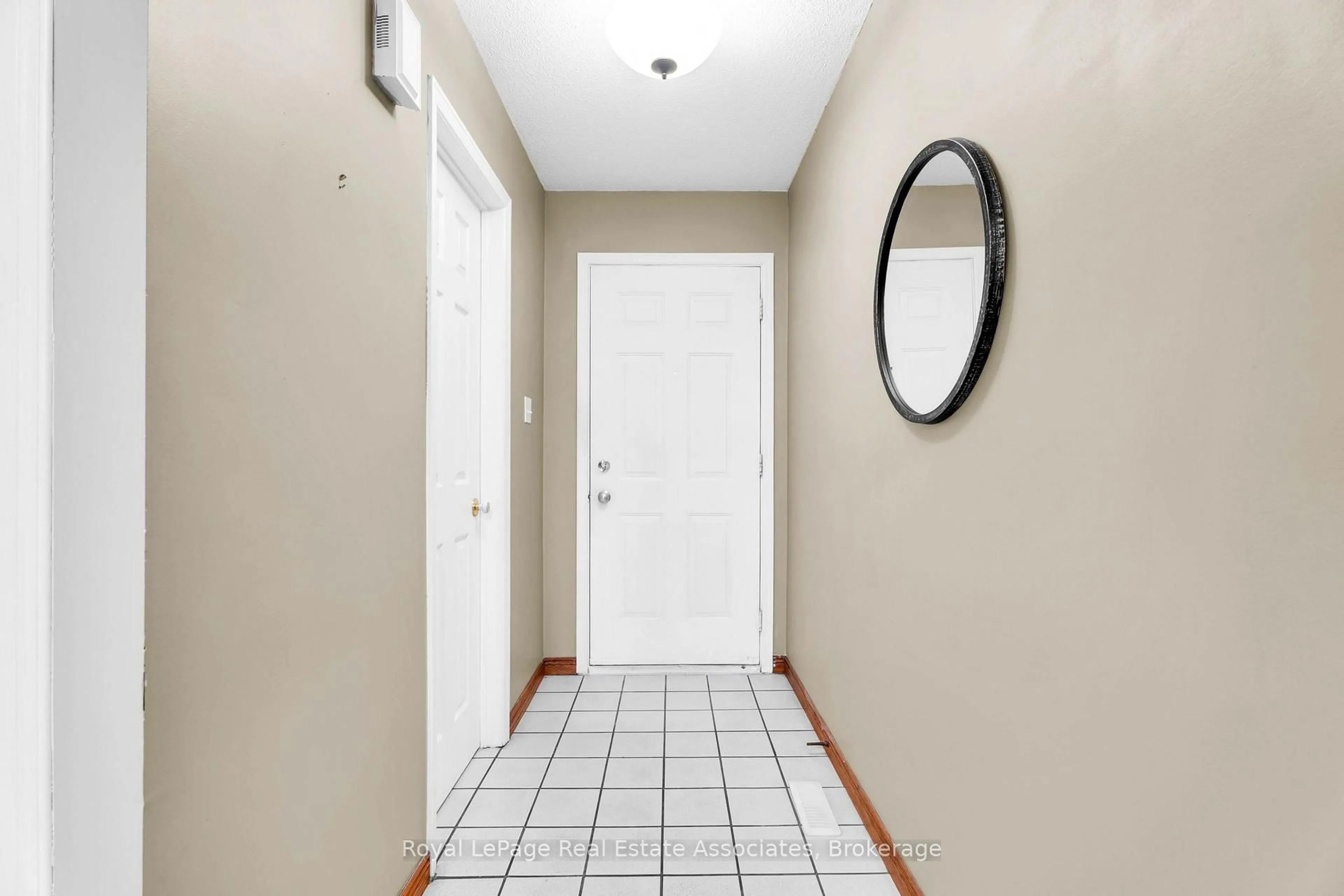 Indoor entryway for 9 Windwood Dr, Toronto Ontario M9W 6B8