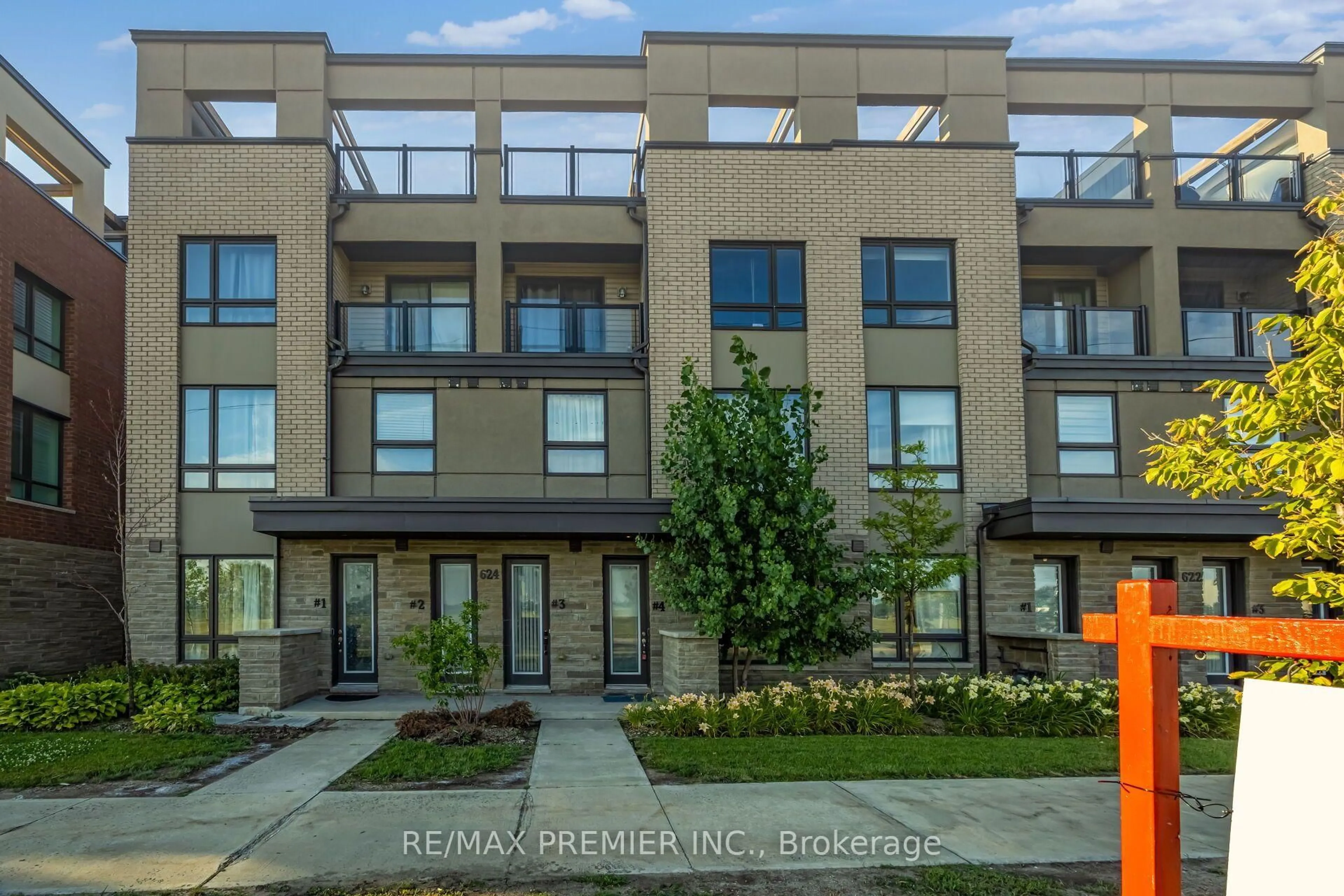 Patio, street for 624 Rexdale Blvd #4, Toronto Ontario M9W 0G1
