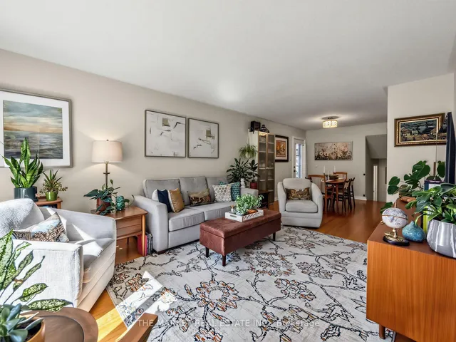 1033 Franconia Dr, Mississauga 5