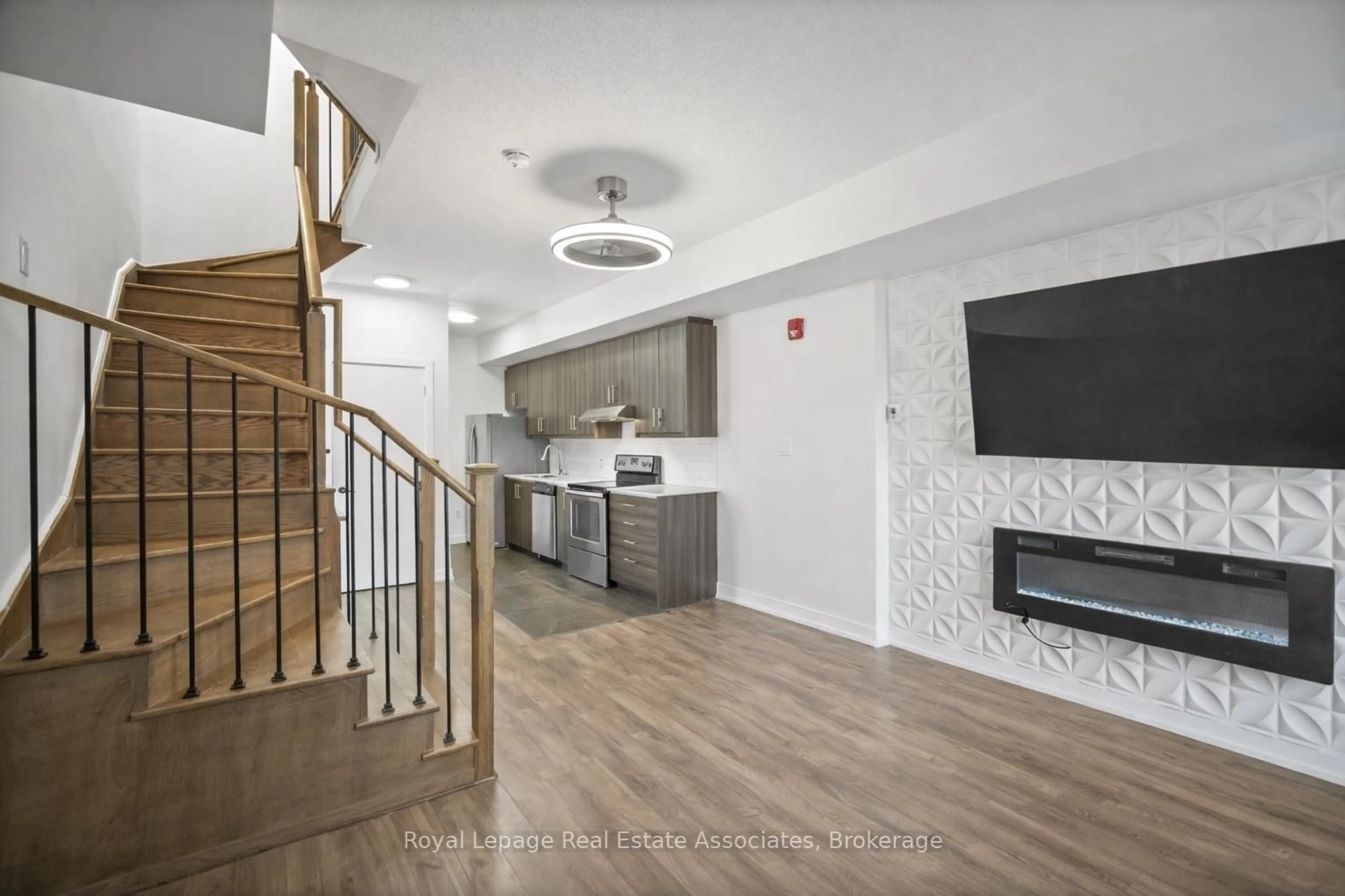 Unknown for 2059 Weston Rd #40, Toronto Ontario M9N 1X7