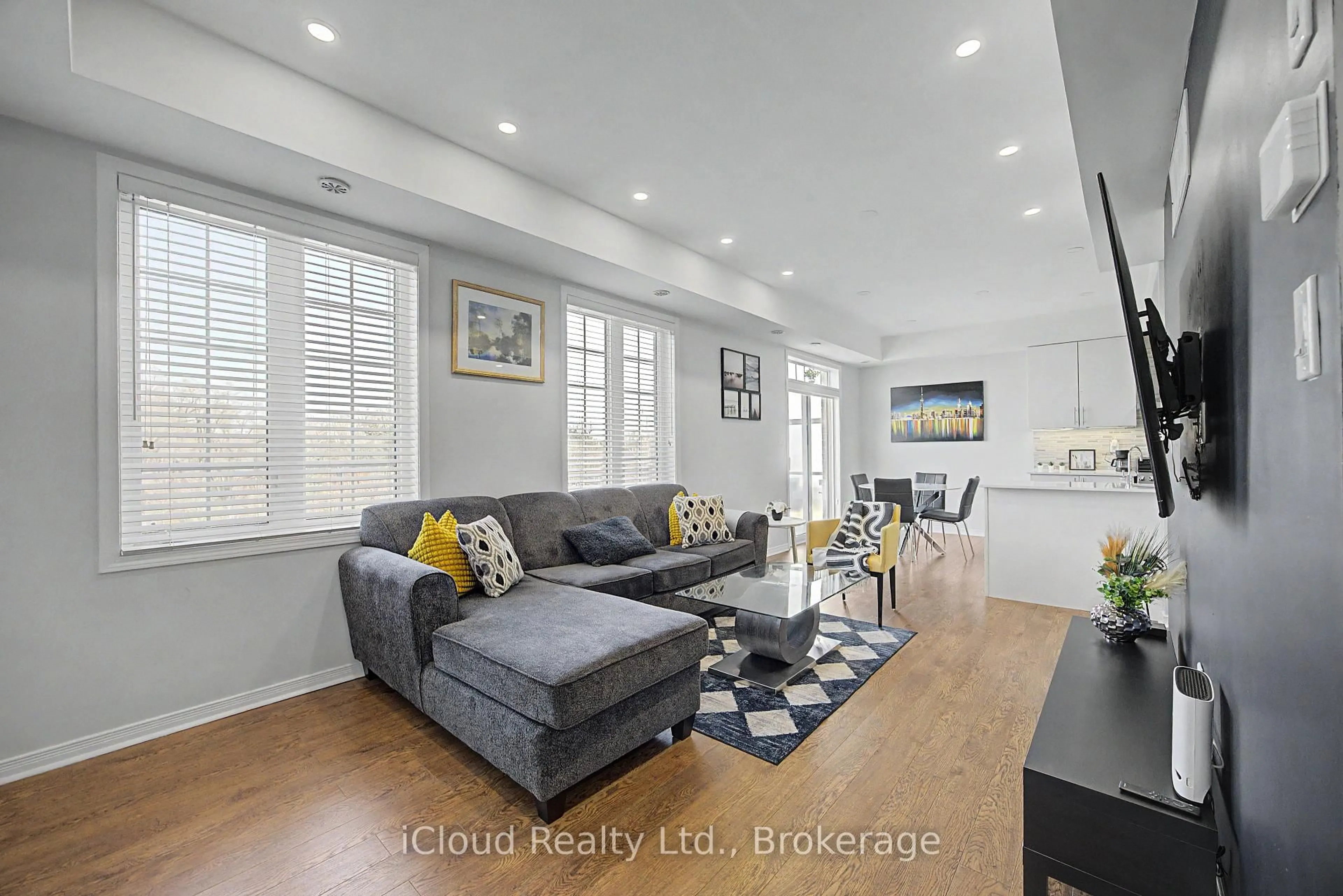 Living room with furniture, unknown for 180 Howden Blvd #6, Brampton Ontario L6S 0E3
