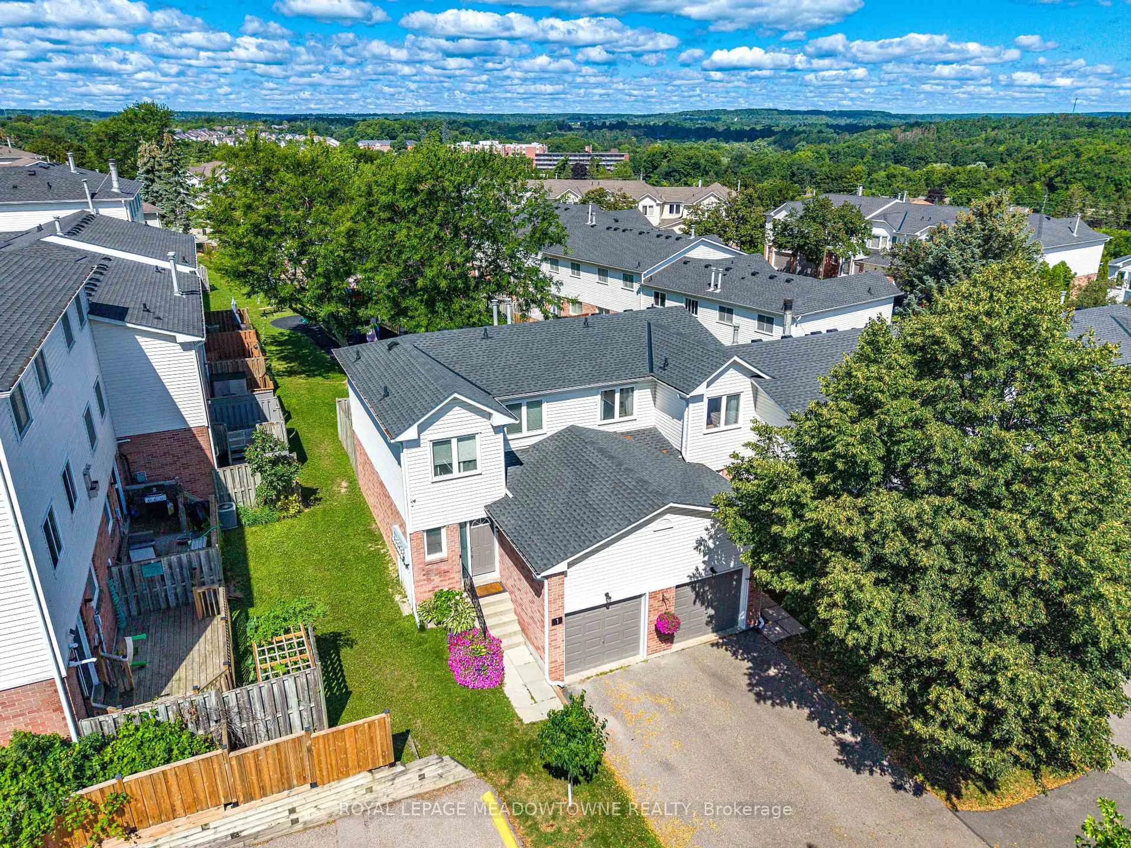 A pic from outside/outdoor area/front of a property/back of a property/a pic from drone, street for 3 Brian Lane, Halton Hills Ontario L7G 5L7
