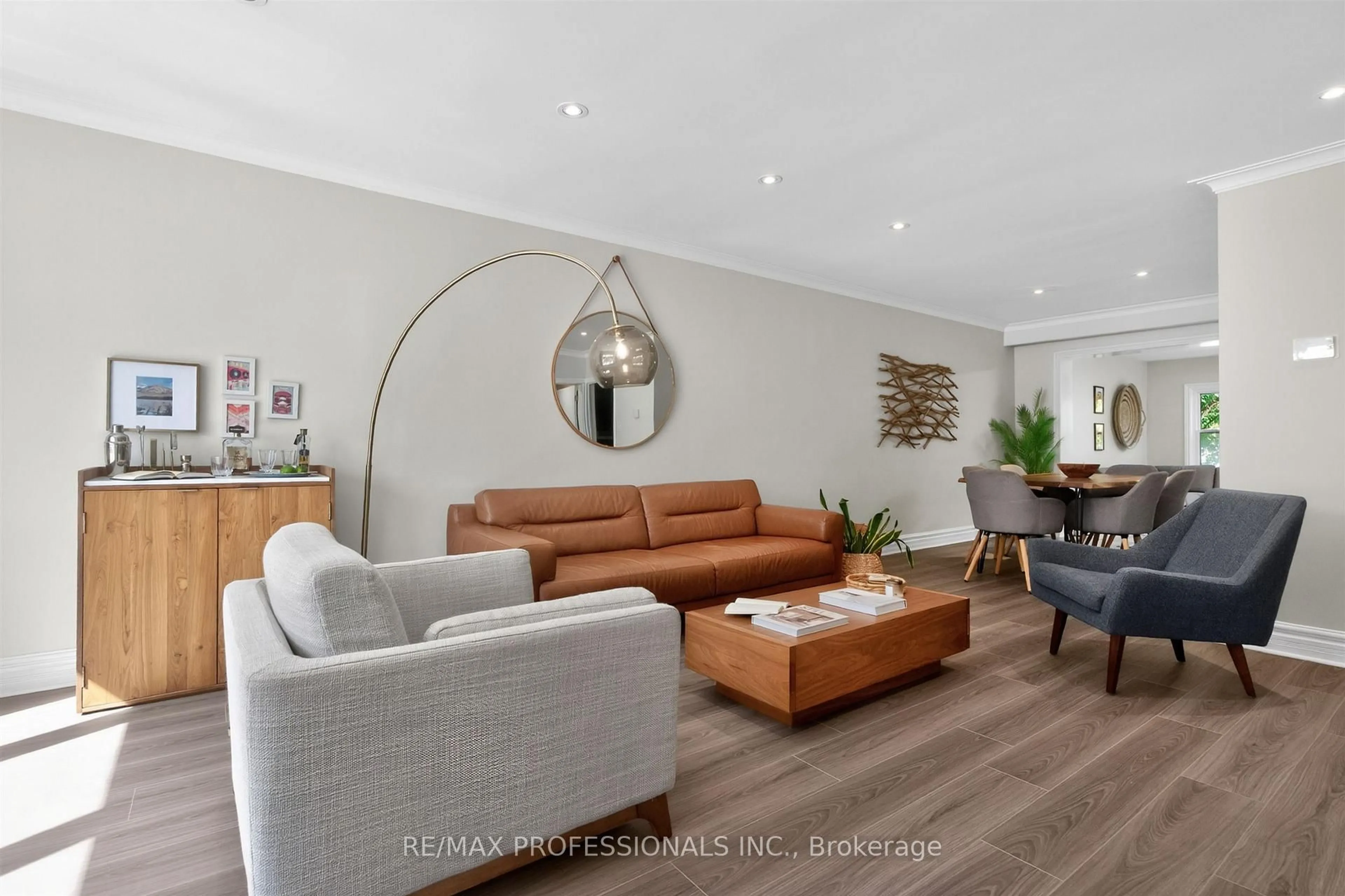 Living room with furniture, unknown for 69 Skylark Rd, Toronto Ontario M6S 4M5