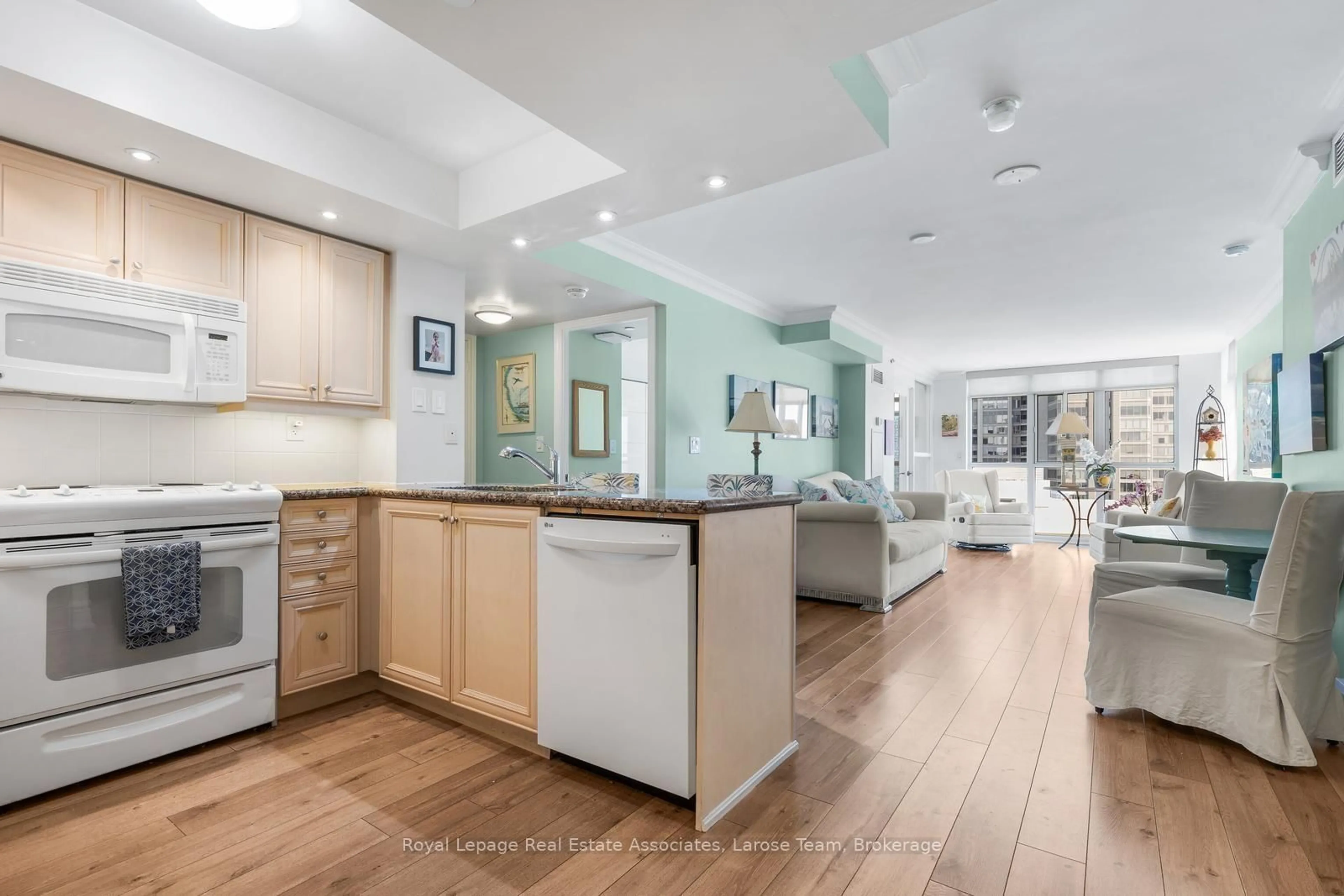 Open concept kitchen, unknown for 3 Marine Parade Dr #2101, Toronto Ontario M8V 3Z5