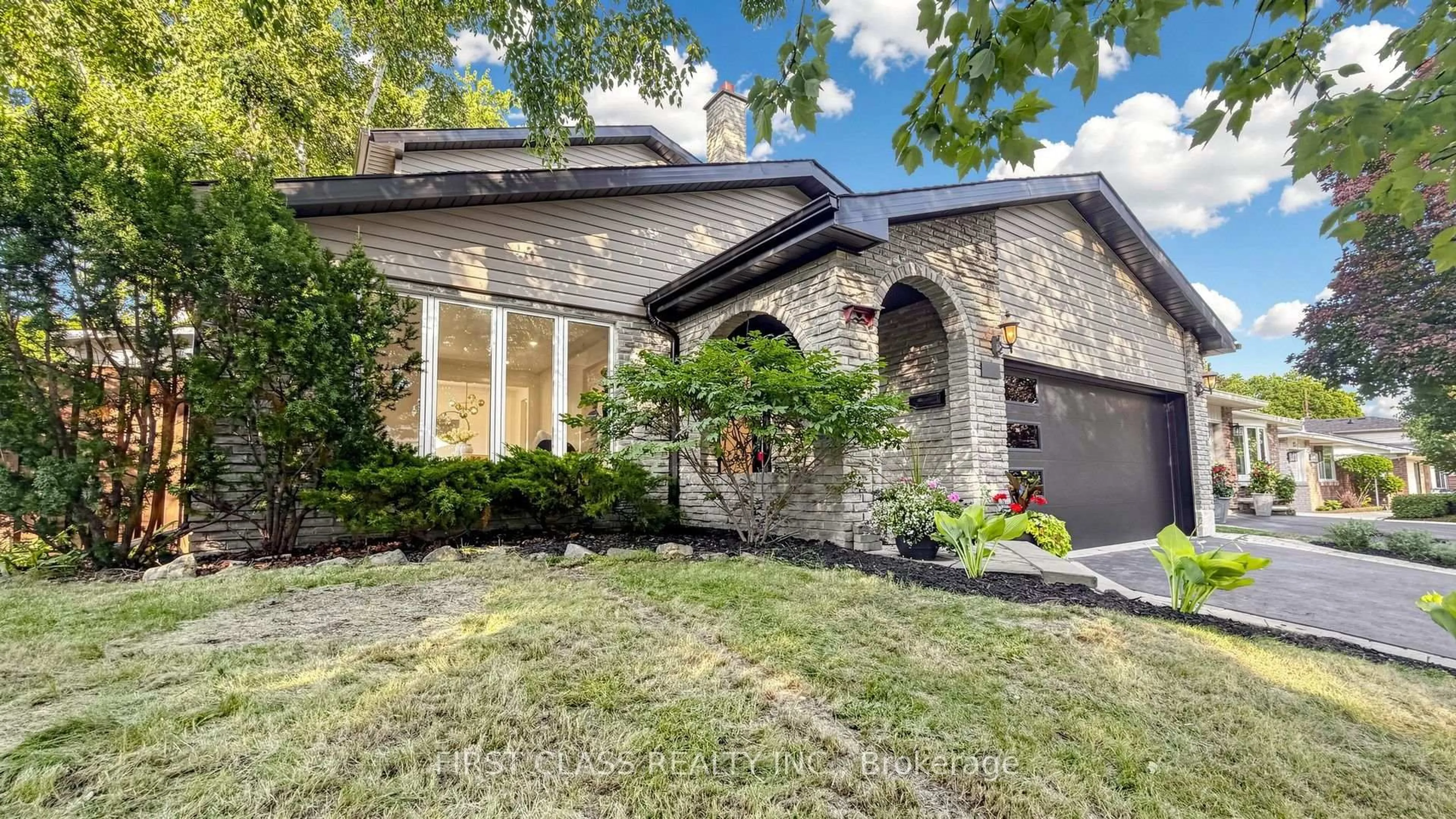 Home with brick exterior material, street for 2337 Devon Rd, Oakville Ontario L6J 5R6