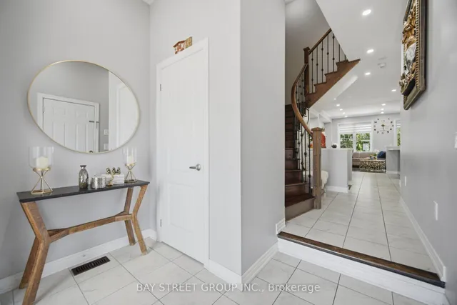 20 Davenfield Circ, Brampton 5