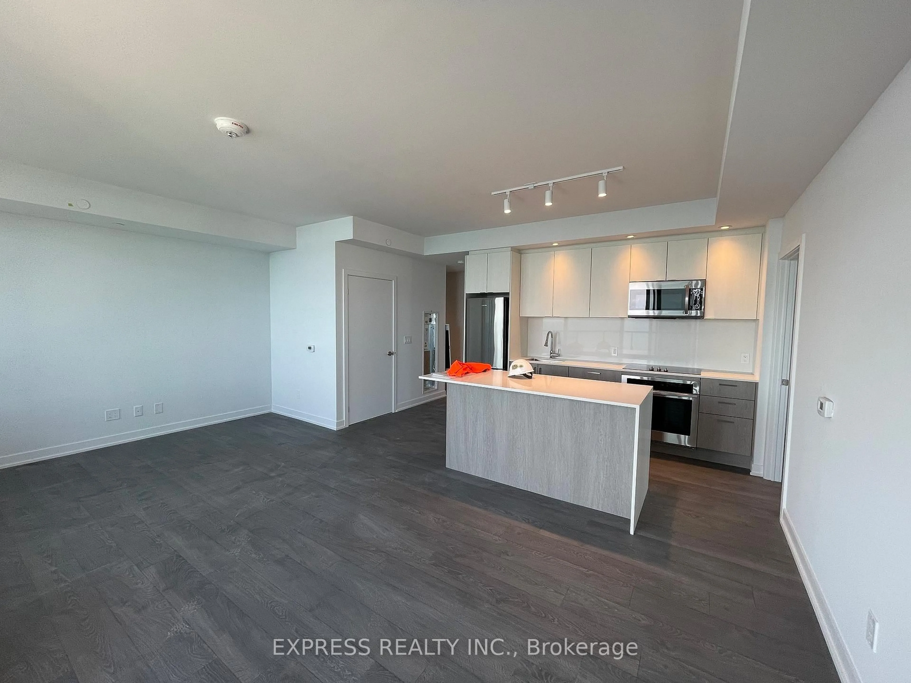 Open concept kitchen, unknown for 1926 Lake Shore Blvd #2807, Toronto Ontario M6S 1A1