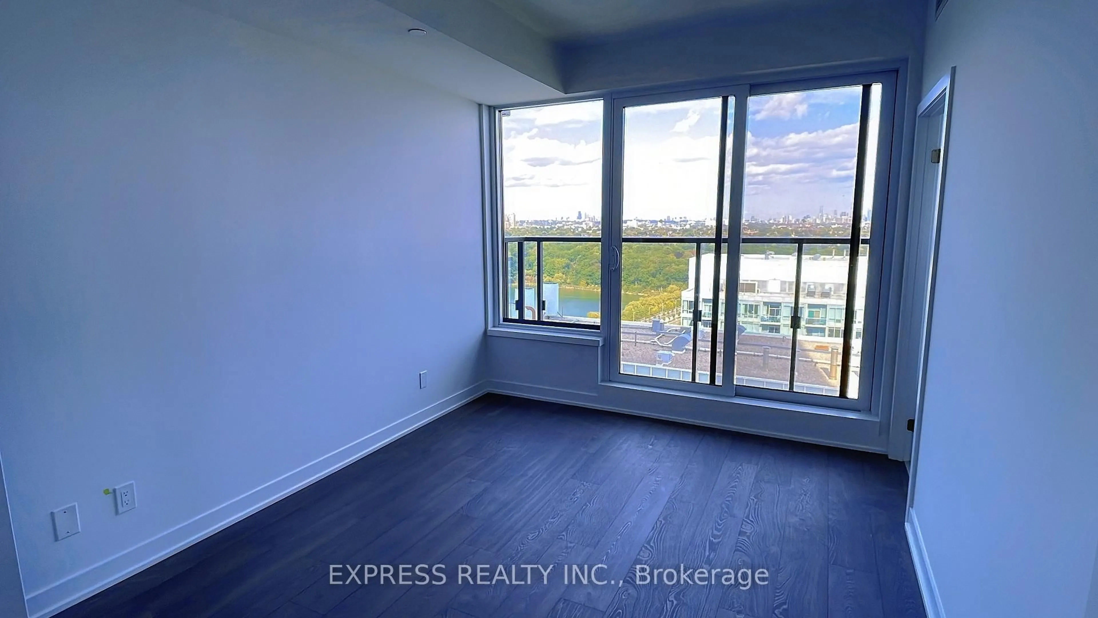 A pic of a room for 1926 Lake Shore Blvd #2807, Toronto Ontario M6S 1A1