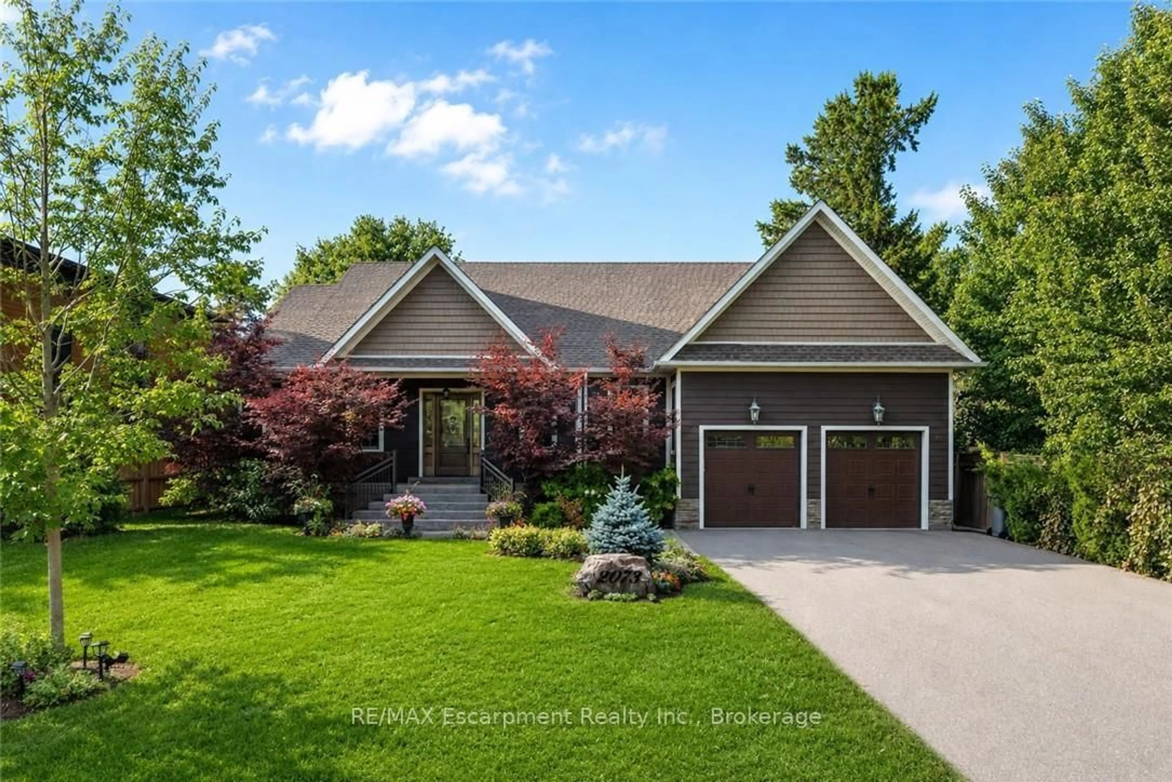 Home with brick exterior material, unknown for 2073 Deramore Dr, Oakville Ontario L6J 2P7