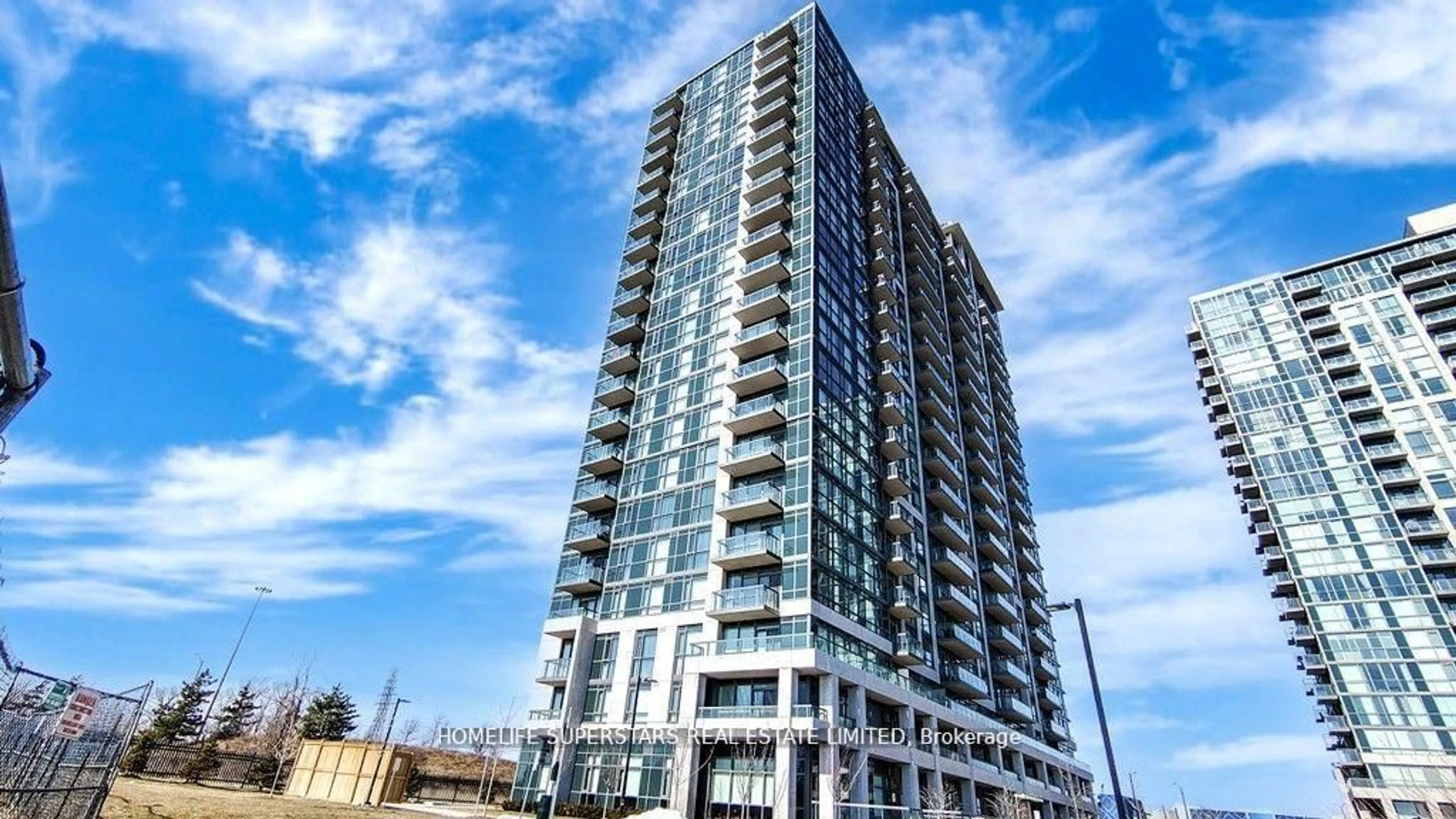 Indoor foyer for 349 Rathburn Rd #1006, Mississauga Ontario L5B 0G9