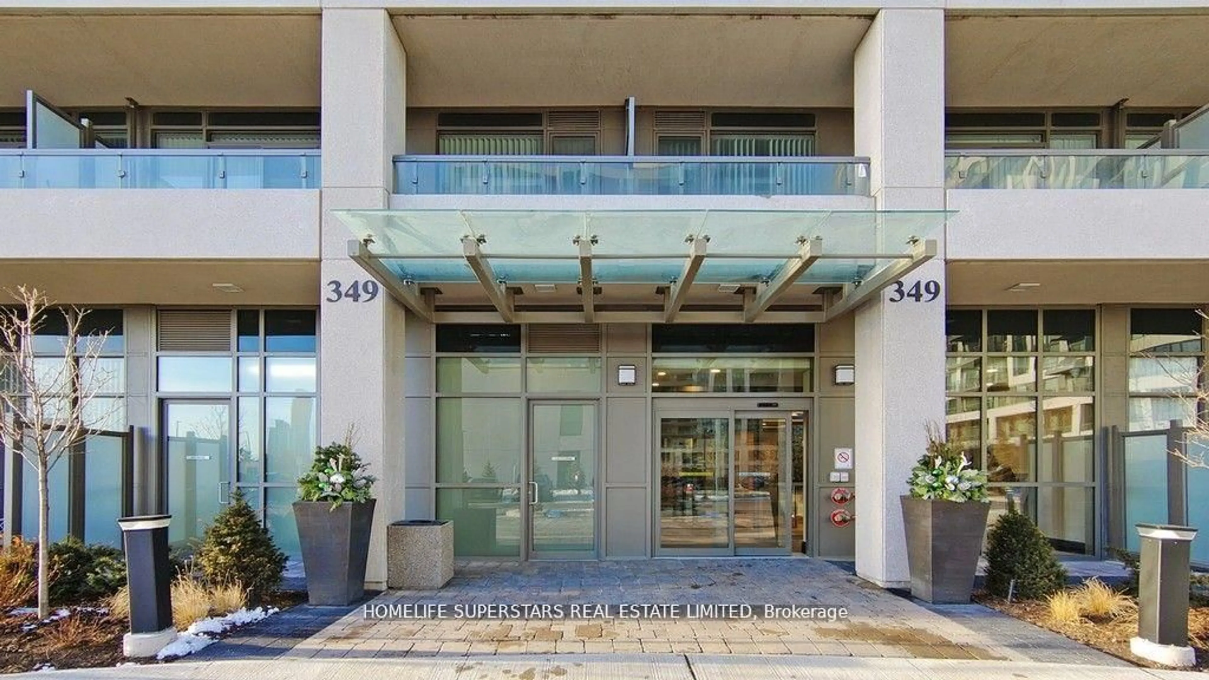 Indoor foyer for 349 Rathburn Rd #1006, Mississauga Ontario L5B 0G9